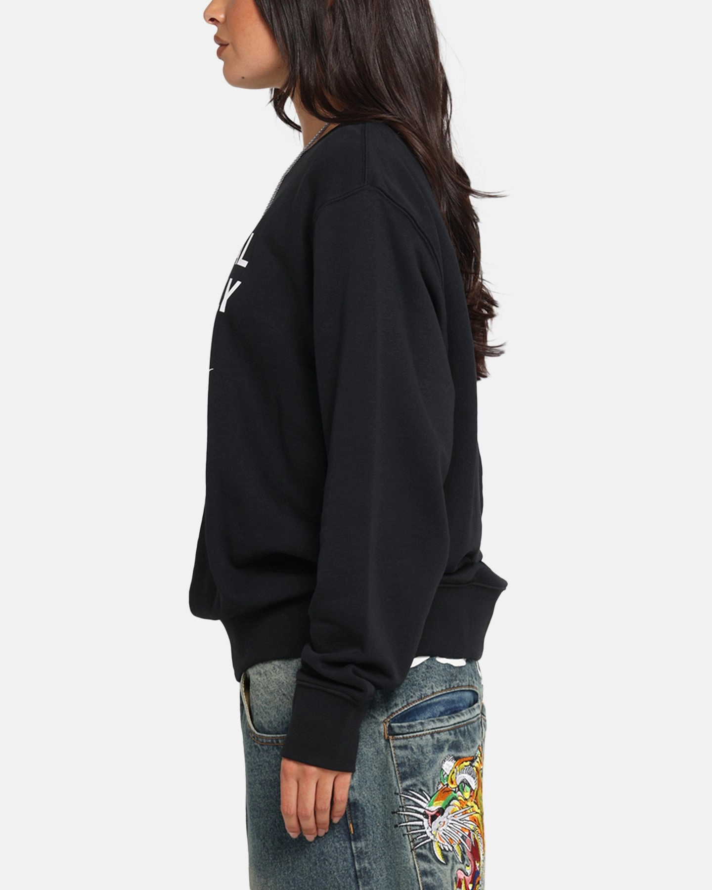 Nike Club French Terry Crewneck Black/White Fashion Forward Essential Comfort