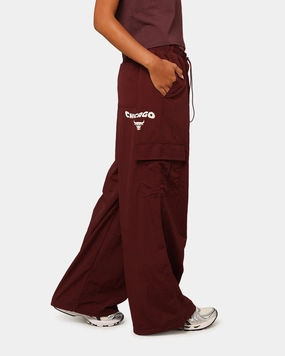 Mitchell & Ness Women's Chicago Bulls Wavey Text Cargo Pants Fudge Fashionable Look Odor Control Technology