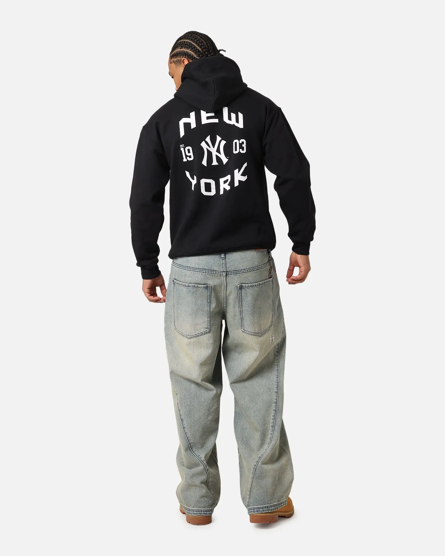 Multipurpose Utility suitable for outdoor adventures Majestic Athletic New York Yankees Doyers Chest Hoodie Black