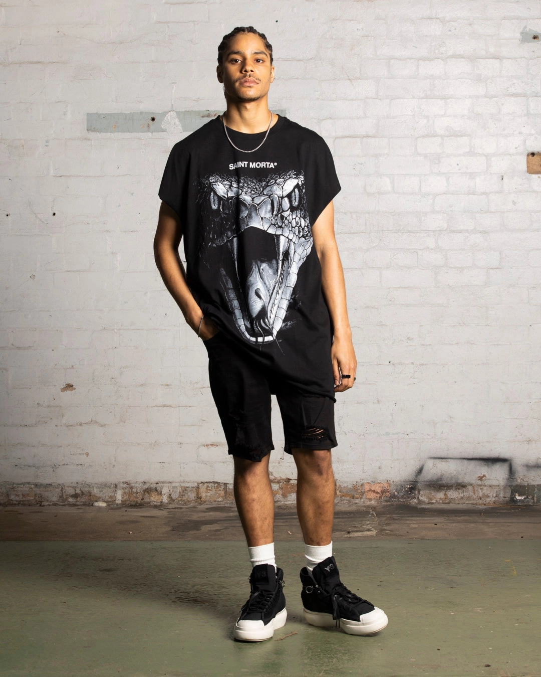 SkinFriendlyFibers Saint Morta Snake Eyes Cutoff Bat T-Shirt Black/White