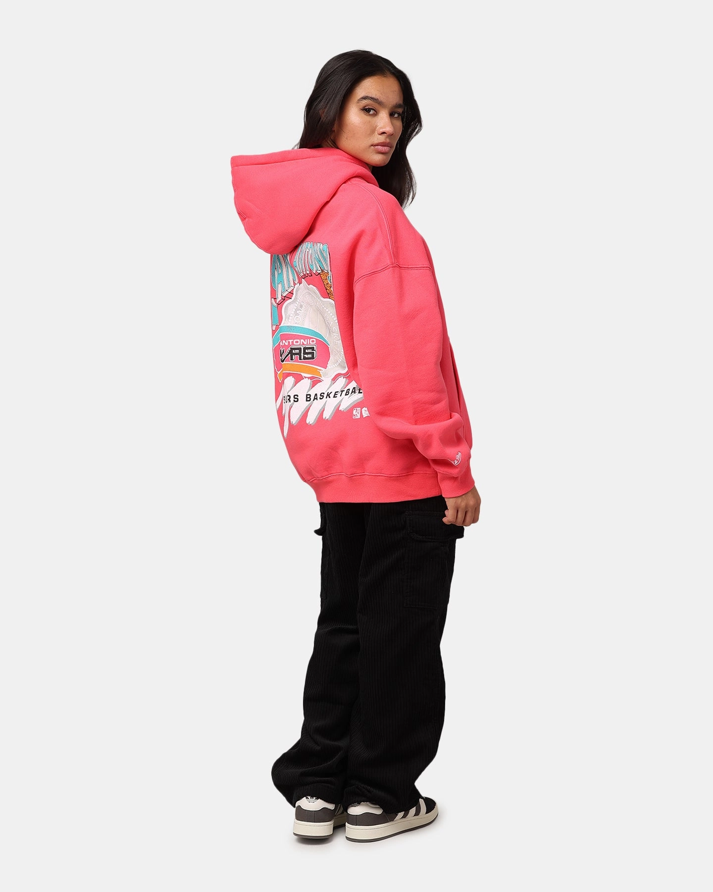 Mitchell & Ness San Antonio Spurs Basketball Hoodie Pepper Pink Breathable mesh lining sunny - day look