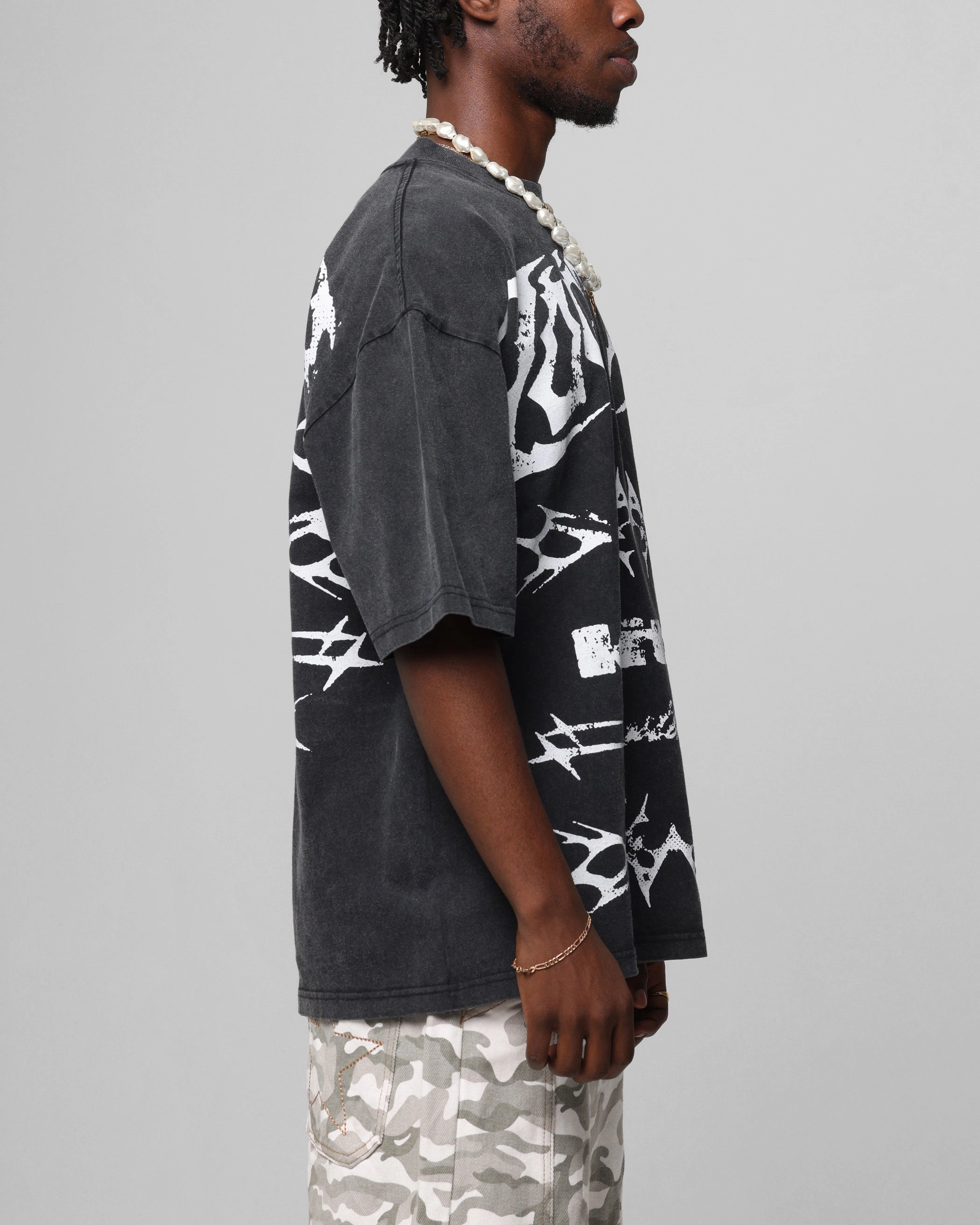 Stylish Wearable Easygoing Design Loiter Metal Stacked Vintage T-Shirt Vintage Black