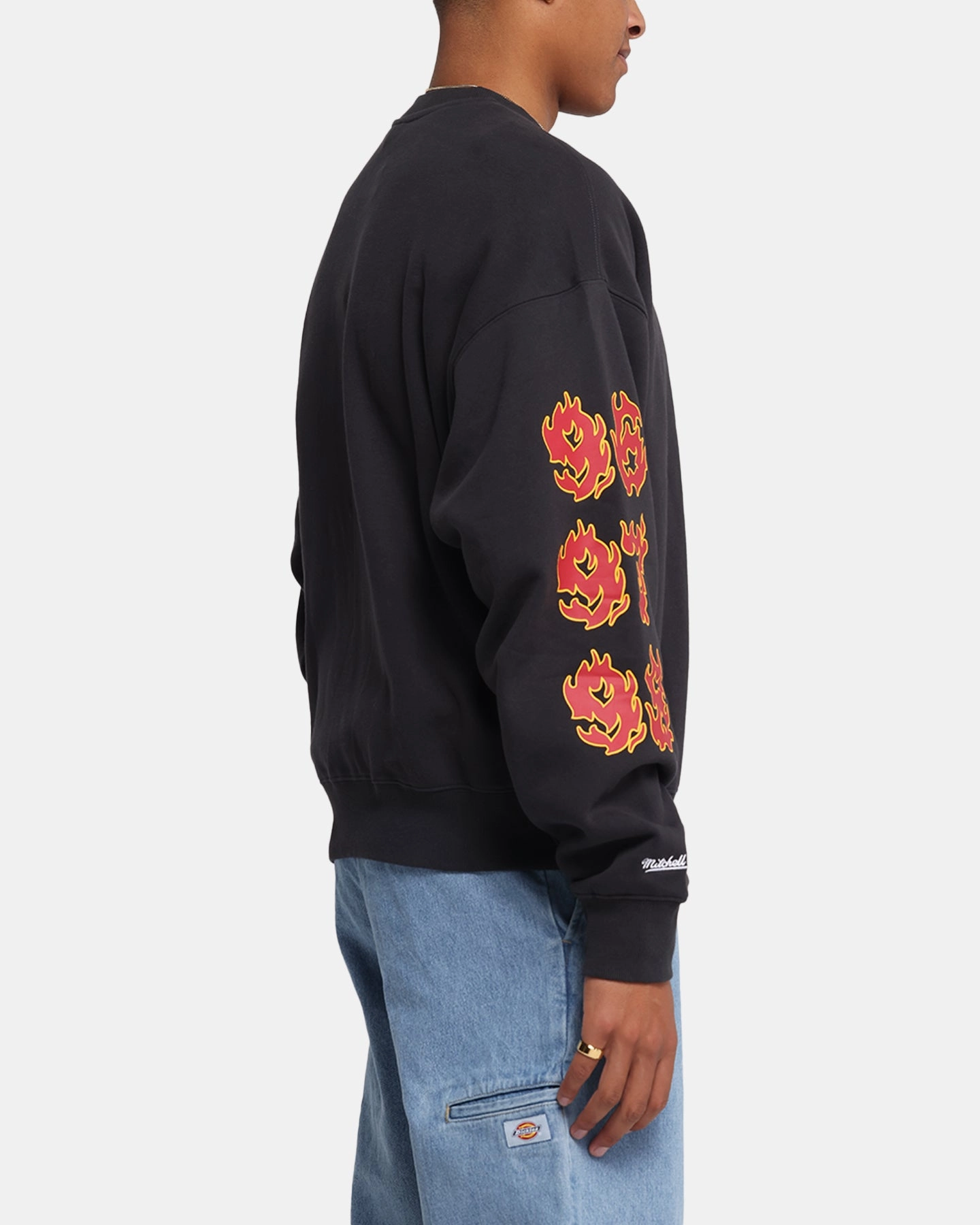 Mitchell & Ness Chicago Bulls Up In Flames Crewneck Faded Black Cozy Thermal Warm & Soft