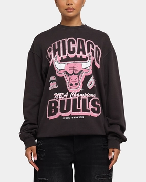 Mitchell & Ness Women's Chicago Bulls Arch Logo Crewneck Overdyed Black Comfy Winter Wear Versatile Apparel