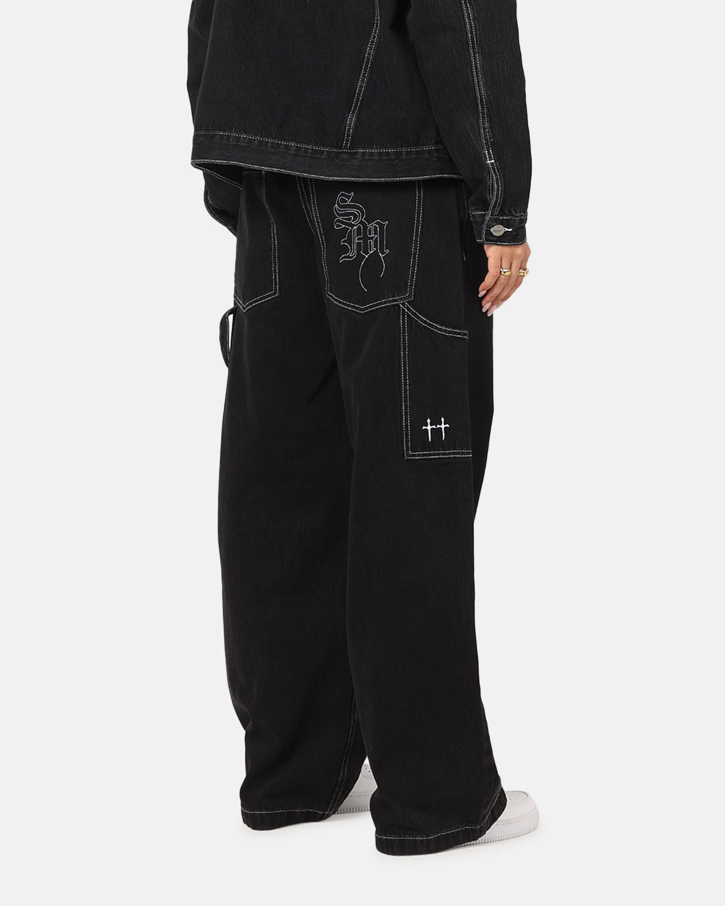 Essential Look Home Comfort Party Look Modern Minimalist Saint Morta Amplus Fray Carpenter Jeans Contrast Black