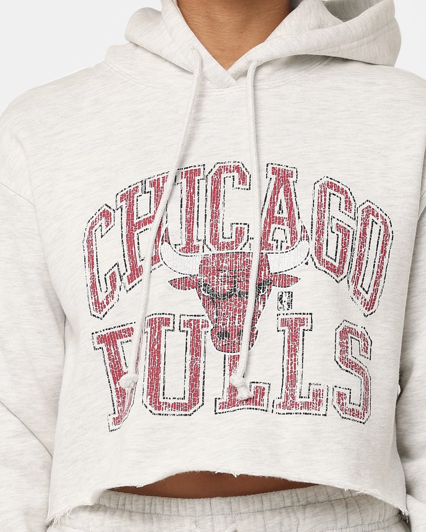 Mitchell & Ness Women's Chicago Bulls Arch Logo Crop Hoodie White Marle Flexible Shell weekend