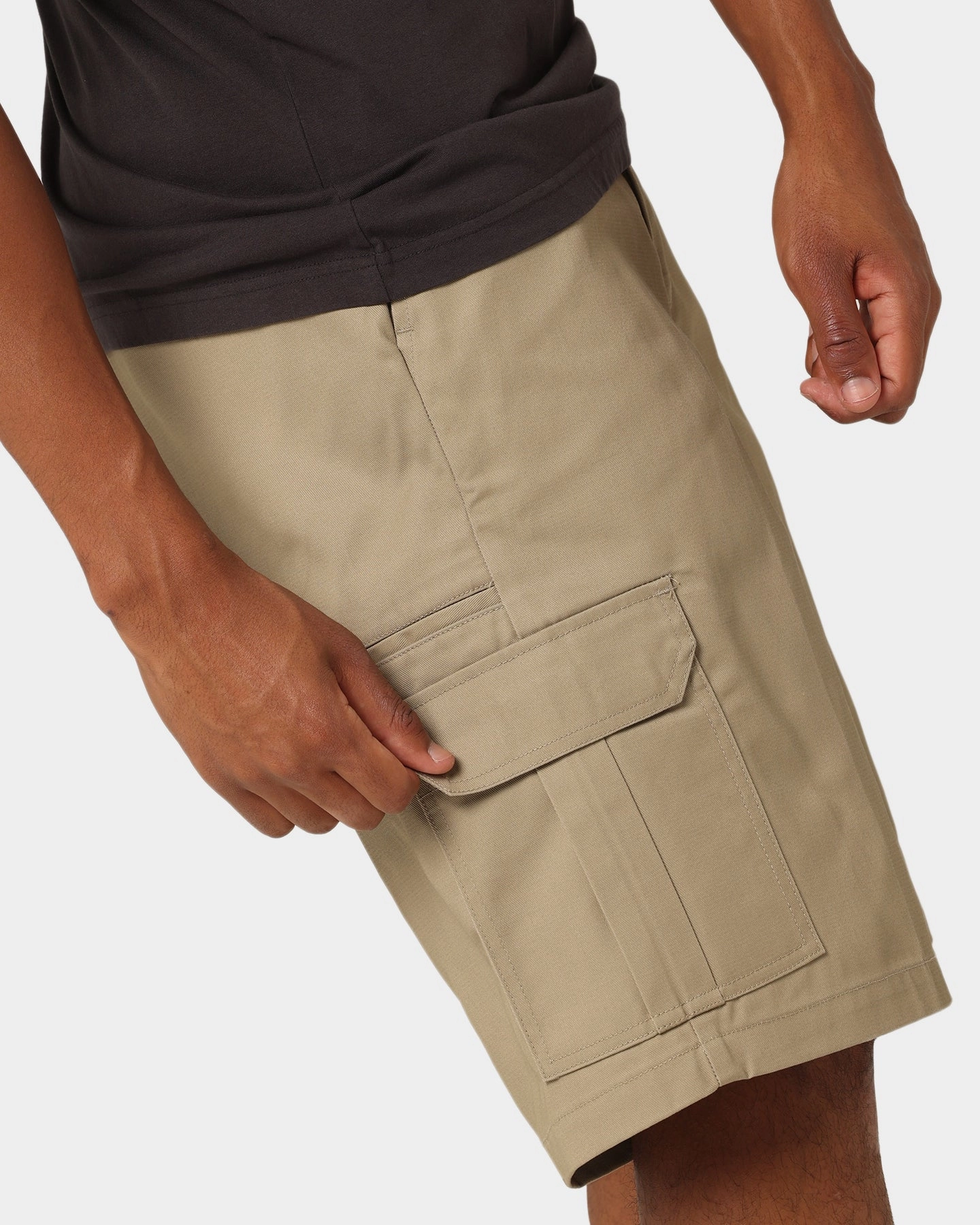 Minimalist Look Balanced Fit Dickies 42283 Cargo Shorts Khaki