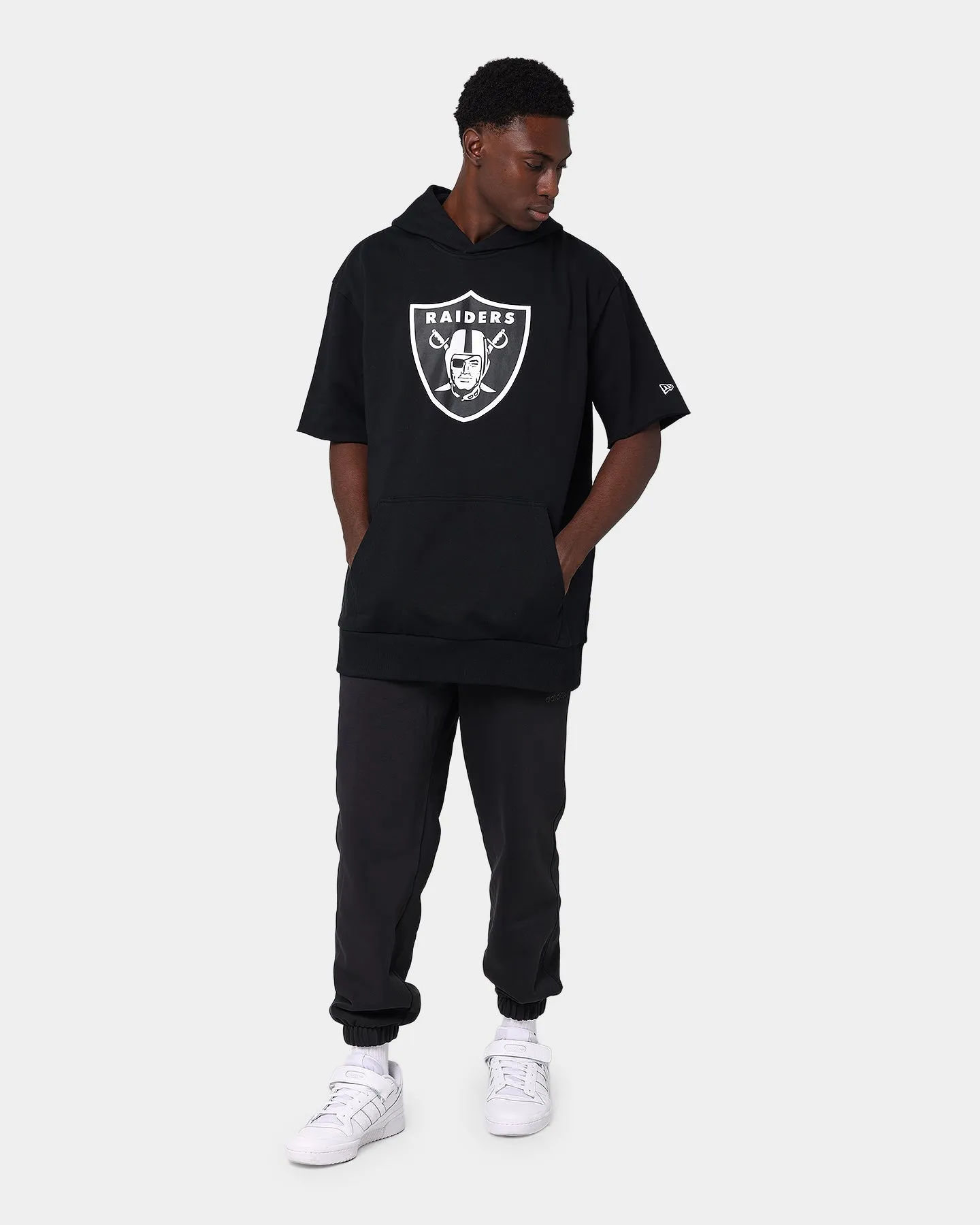 New Era Las Vegas Raiders Oversized Short Sleeve Hoodie Black Mittens Skinny Fit