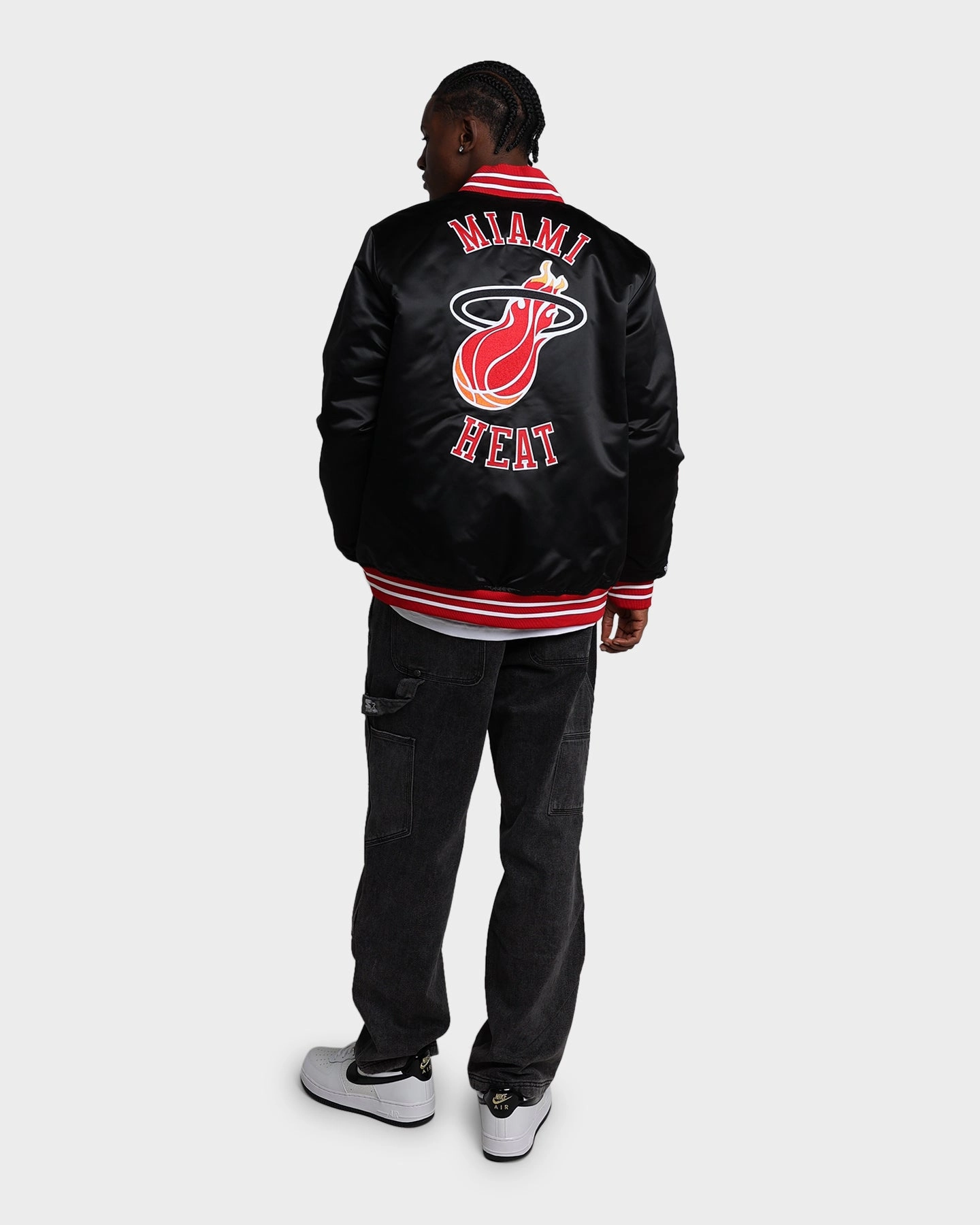 Mitchell & Ness Miami Heat Heavyweight Satin Jacket Black Utility Focus Versatile Layering