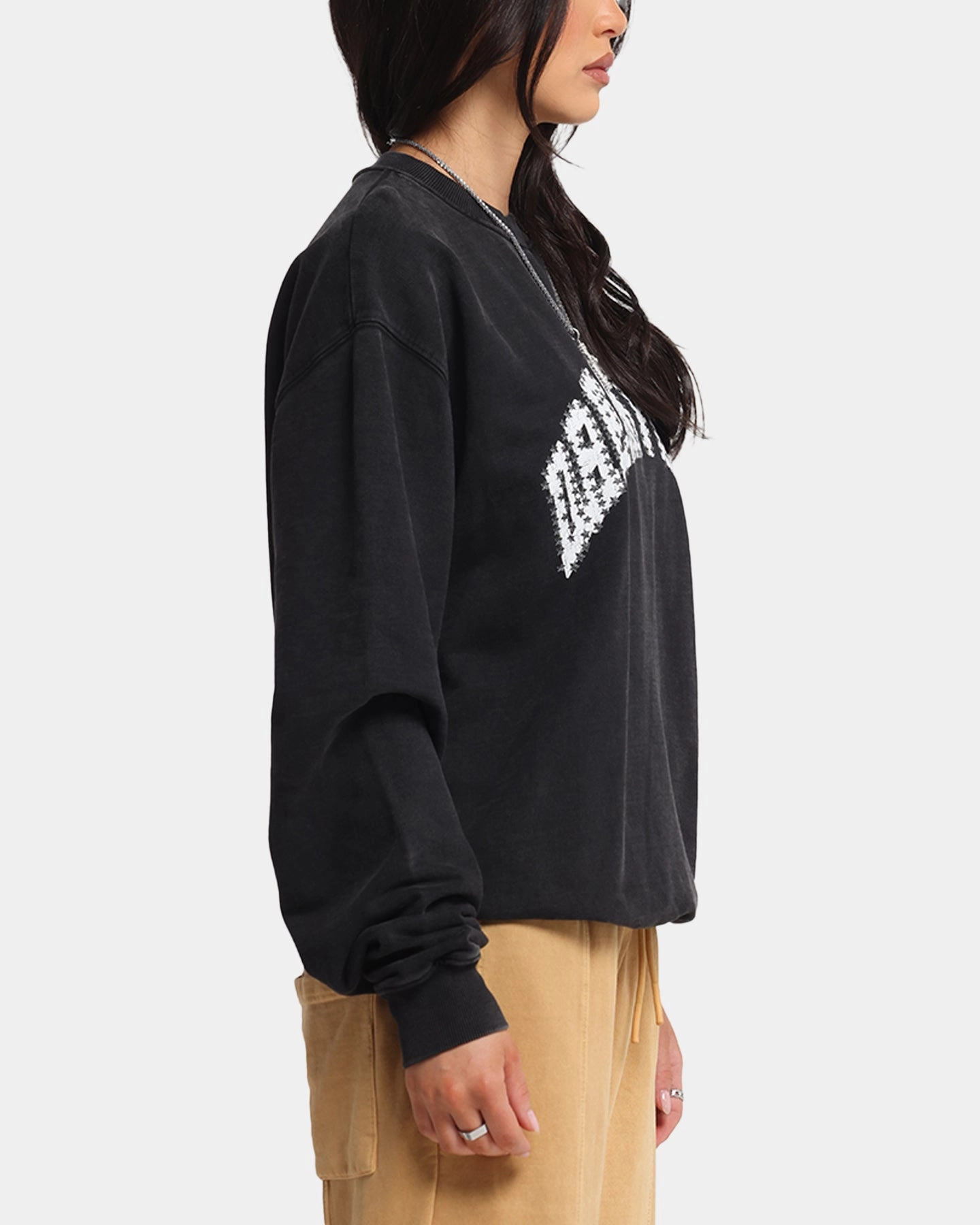 Comfy Warmth Dreamville Stars Crewneck Black