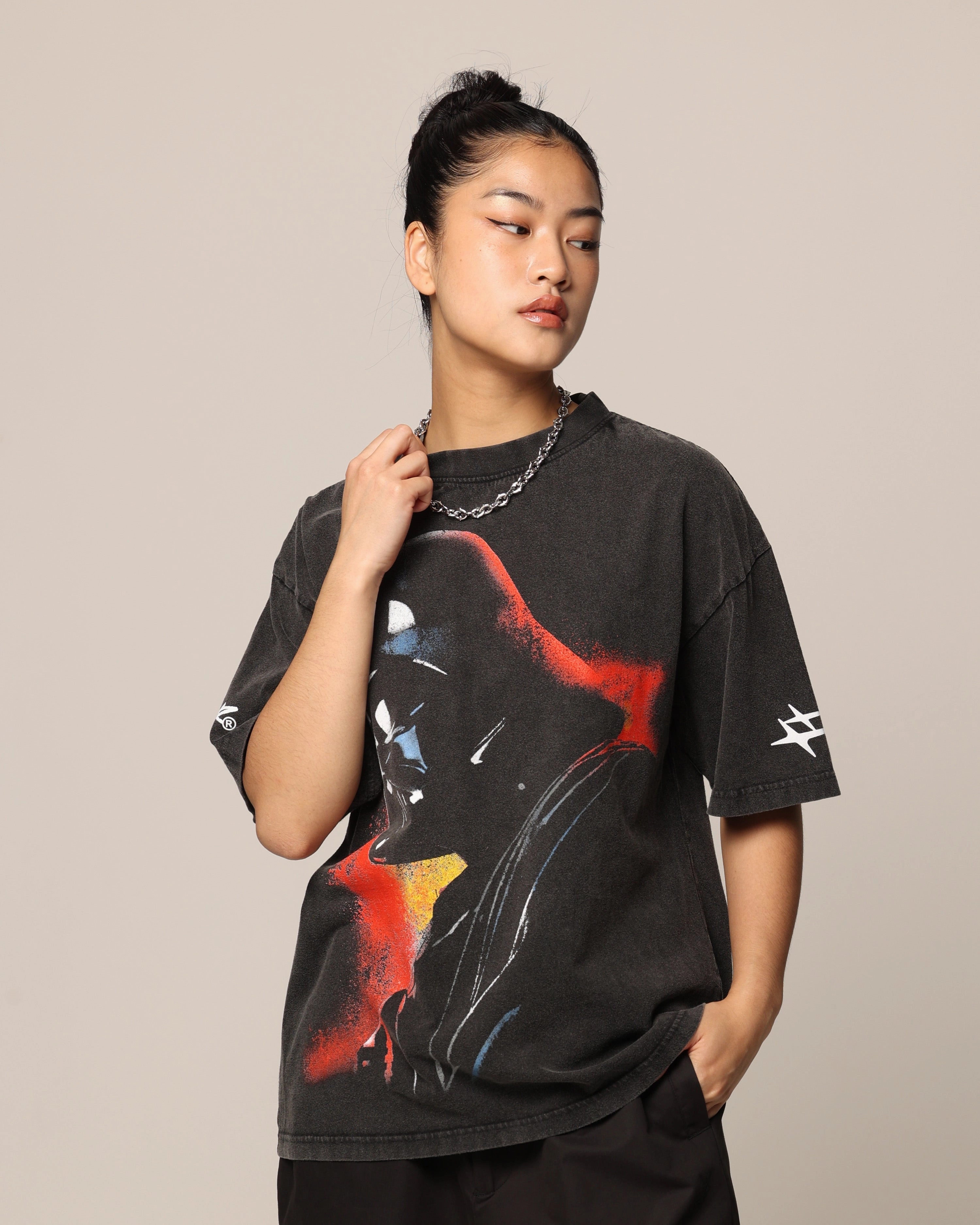 Trendy Vibe Chilly Day Essentials Star Wars Darth Vader T-Shirt Vintage Black