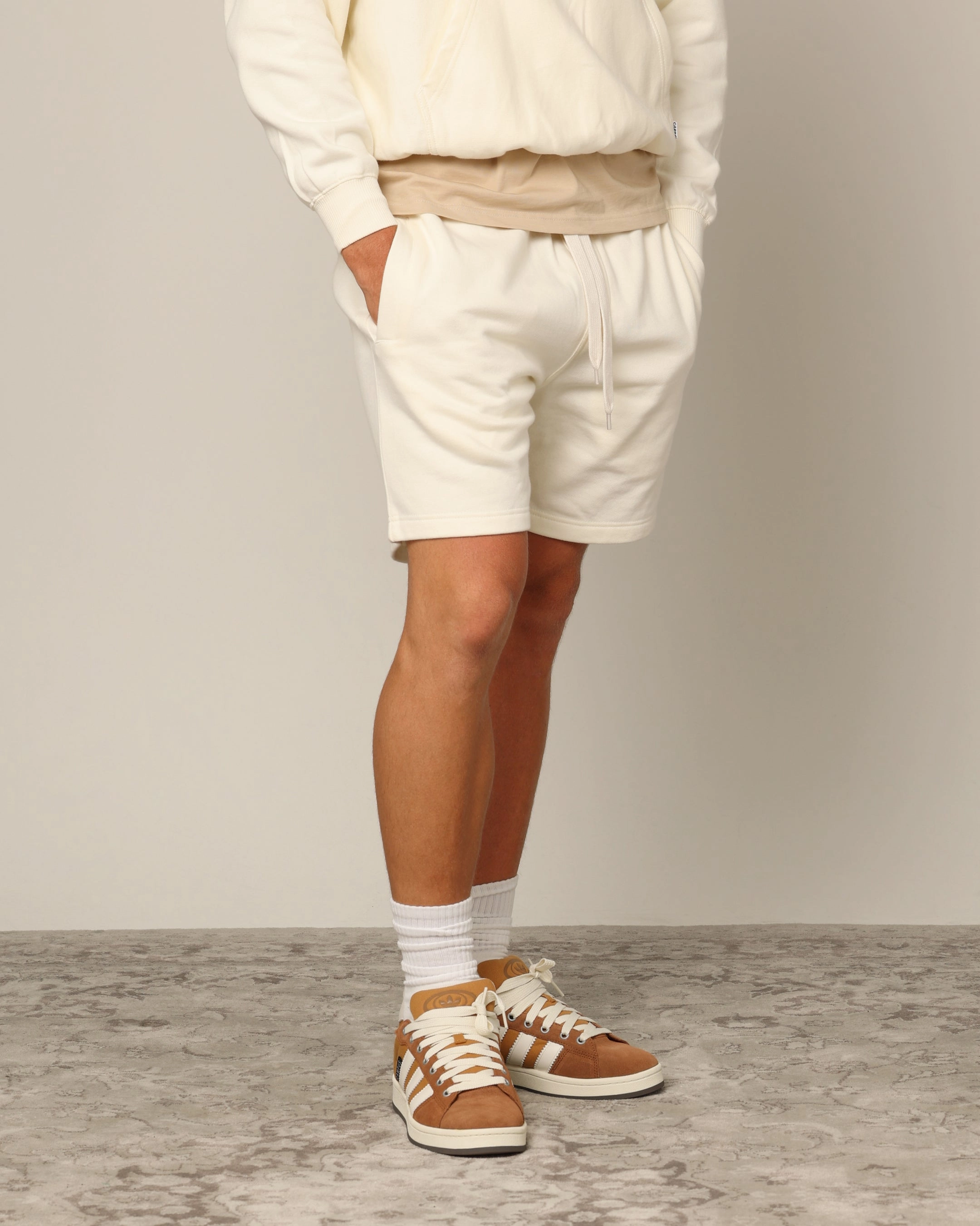 Outdoor Layer Carr?? Blanc Classic Sweat Shorts Off White