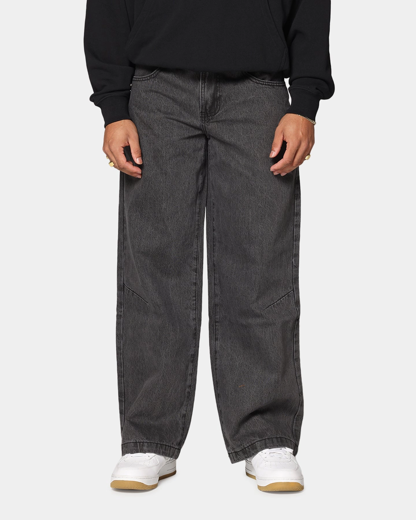 All Season Versatility clean design Saint Morta Amplus Jeans Sulphur Grey