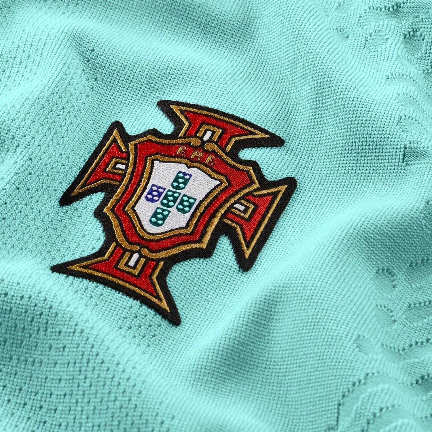Bonded Seam Construction Portugal soccer Vaporknit technical training top 2020/21 - Nike