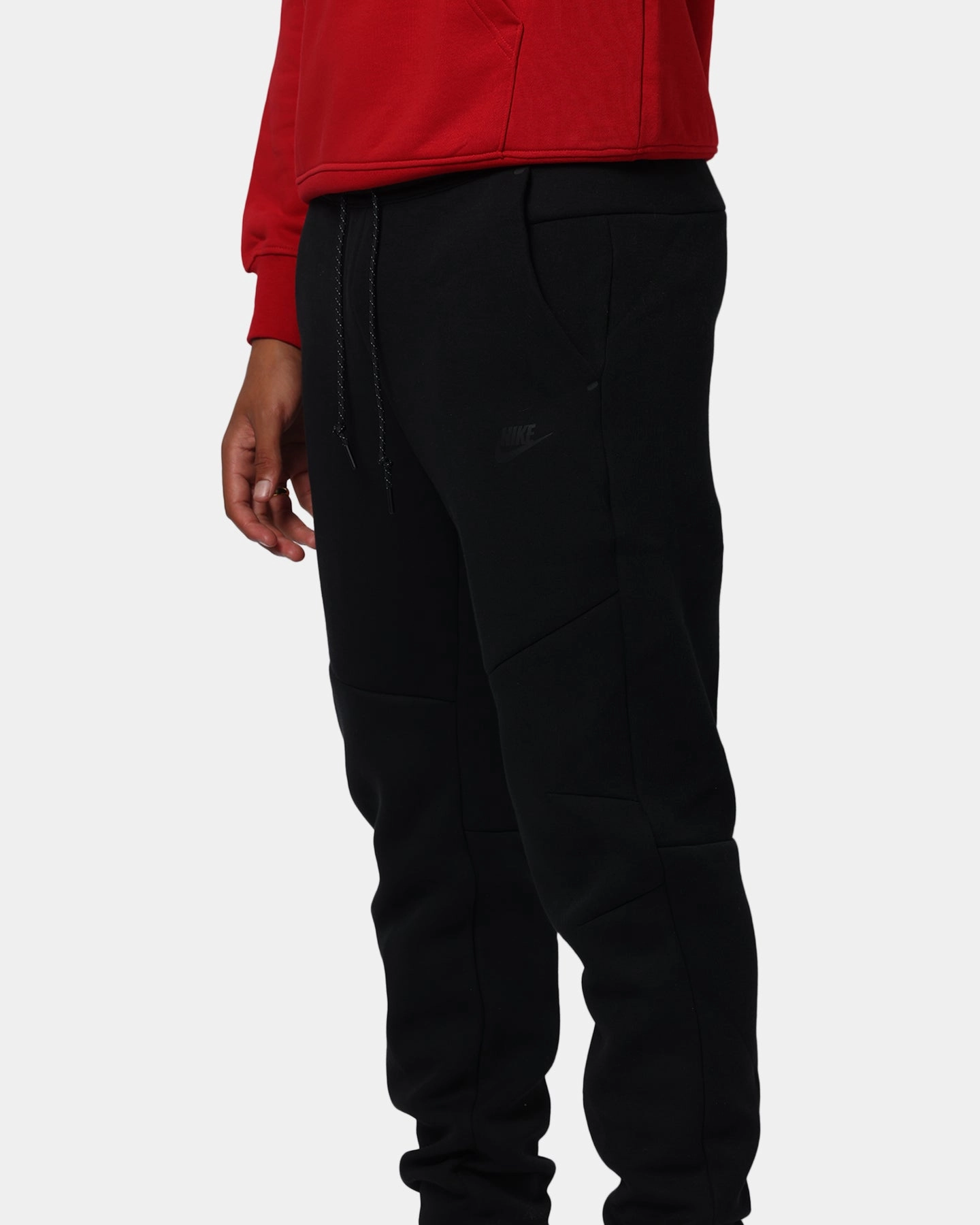 Non Restrictive Cut Flexible Knee Articulation Nike Sportswear Tech Fleece Joggers Black/Black