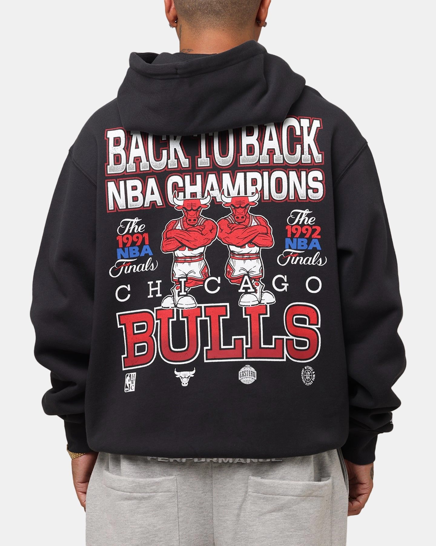 Mitchell & Ness Chicago Bulls Back To Back Hoodie Faded Black Raglan sleeves