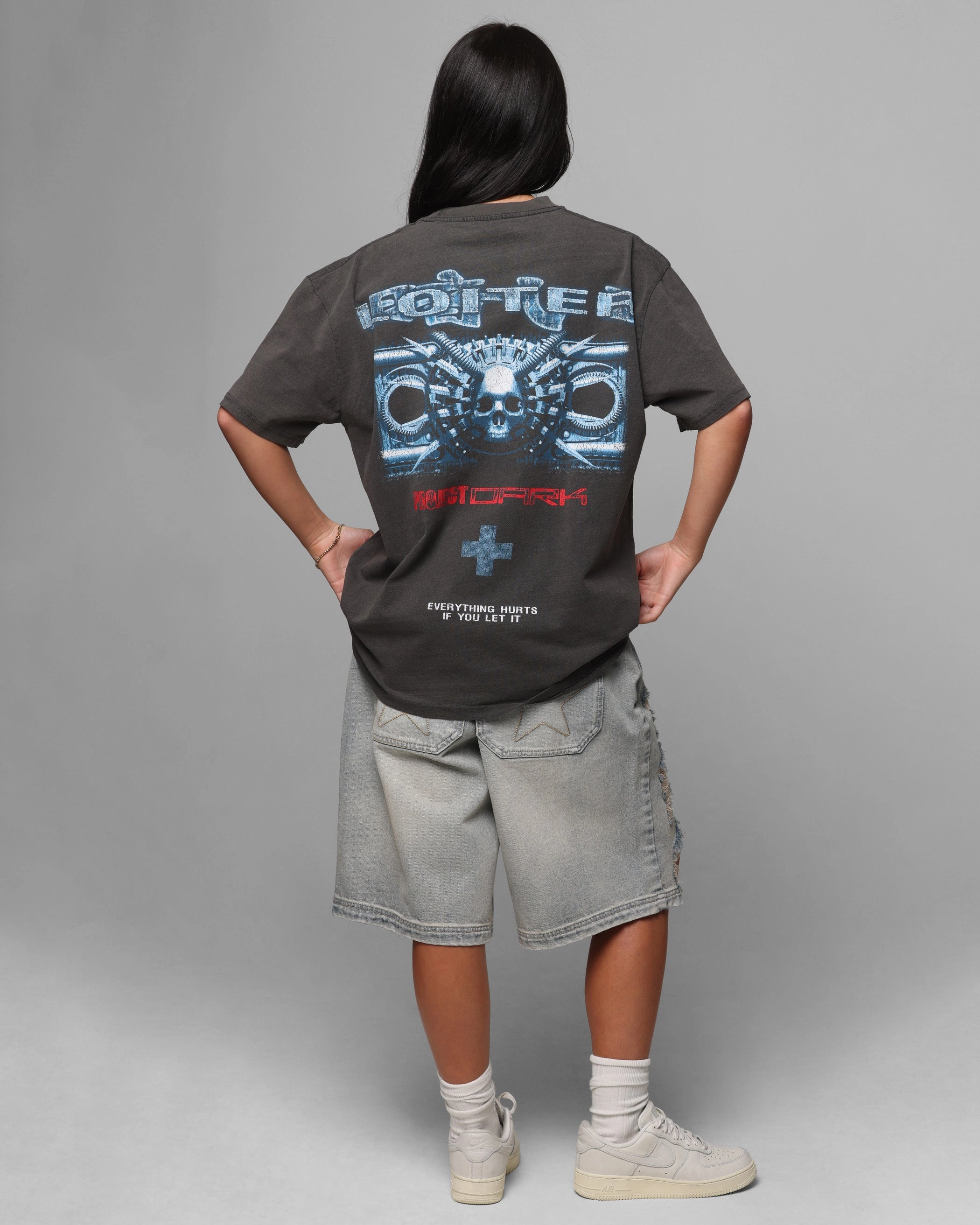 Versatile Look Wrinkle-Free Loiter Project Dark Vintage T-Shirt Black Wash