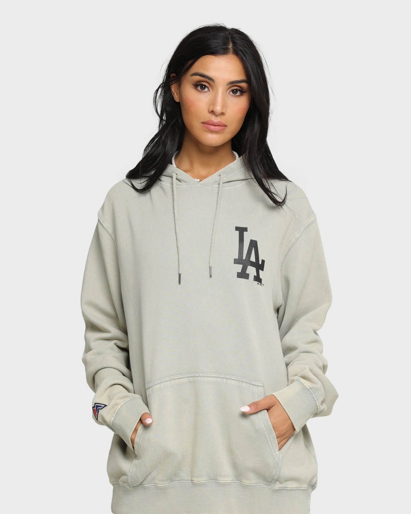 mountain scene Non Irritating Collar Majestic Athletic Los Angeles Dodgers Duke Washed Hoodie Snow Wash Pale