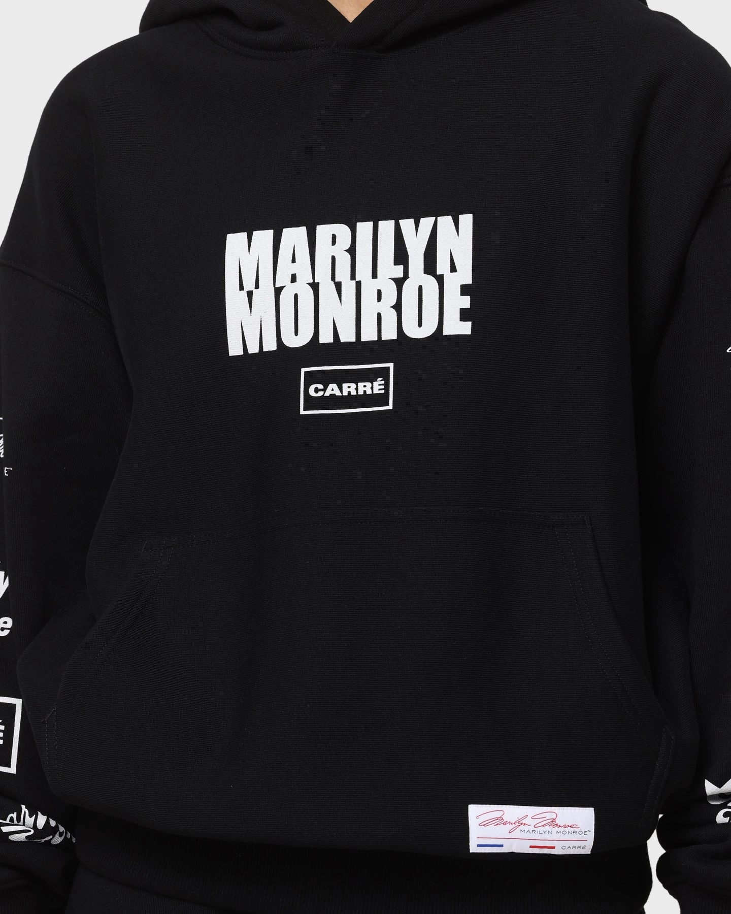 Weekend Vibe Flexible Shoulder Seams Carr?? X Marilyn Monroe Bold Is Beautiful Hoodie Black