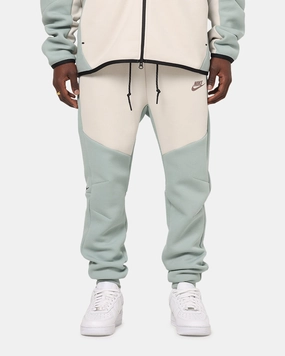 Nike Sportswear Tech Fleece Joggers Dusty Sage Formal Look Refined fit