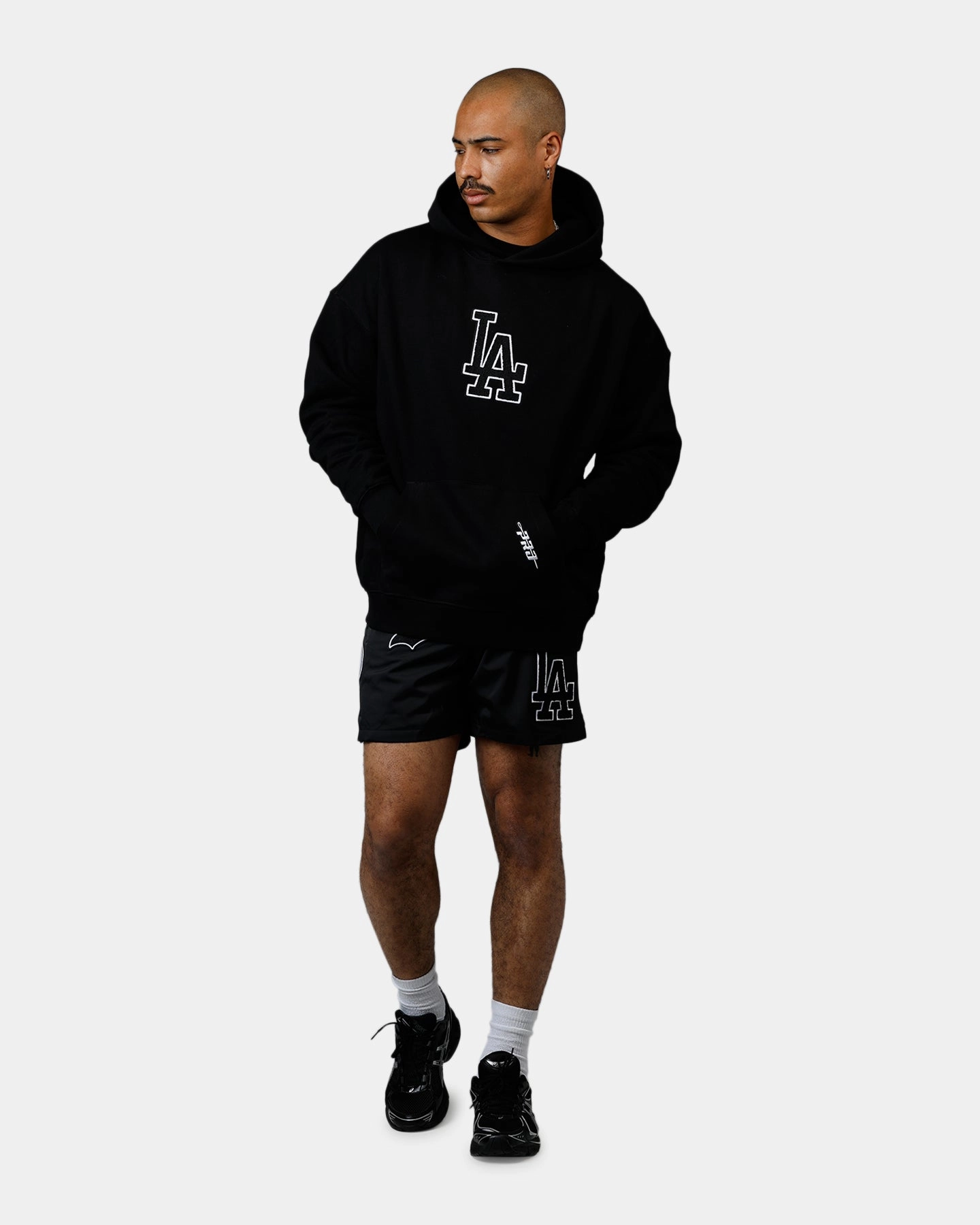 Reinforced Stitching Pro Standard Los Angeles Dodgers Chenille Hoodie Black