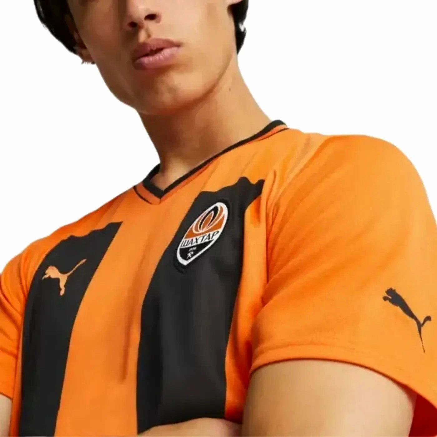 FC Shakhtar Donetsk Home soccer jersey 2023 - Puma QuickDryTexture ReinforcedKneePanels