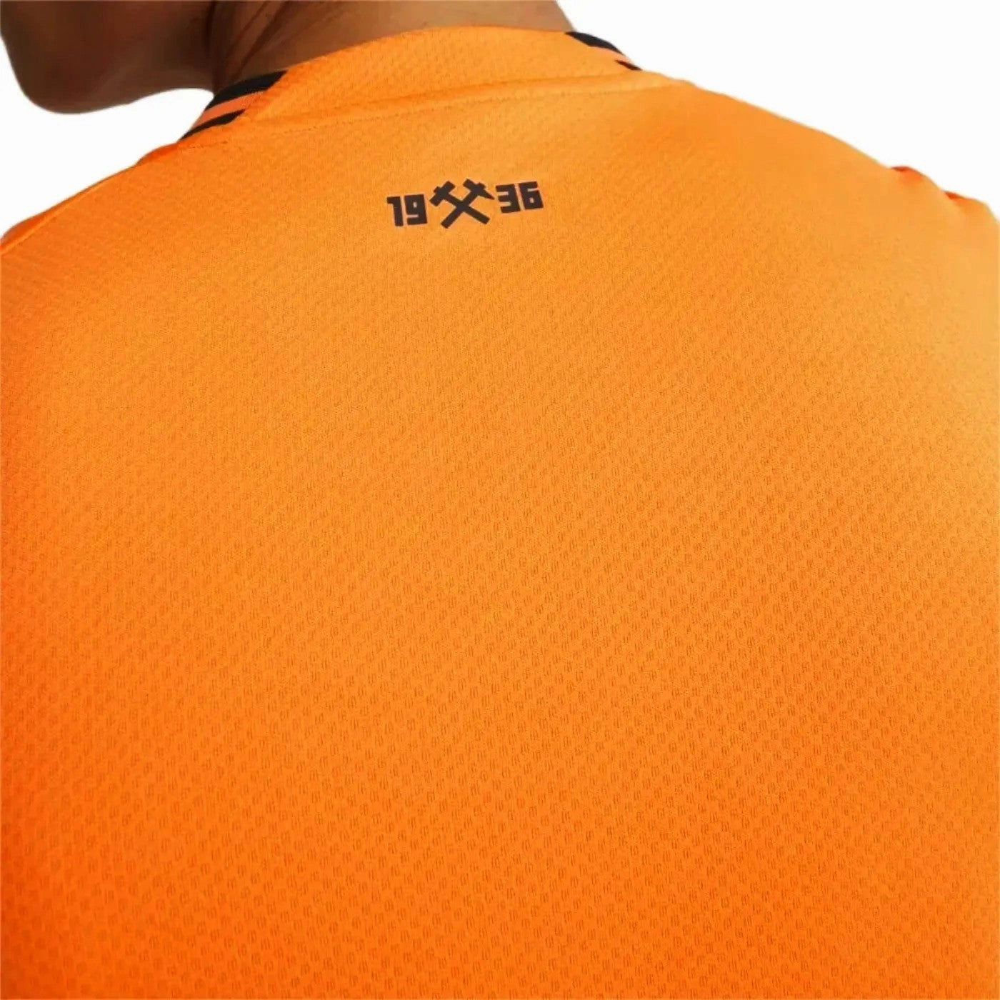 FC Shakhtar Donetsk Home soccer jersey 2023 - Puma Windproof Layer