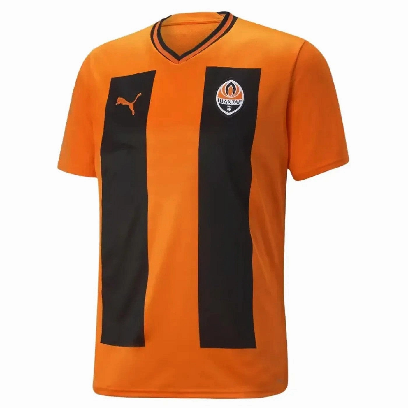 FC Shakhtar Donetsk Home soccer jersey 2023 - Puma tie venue lifestyle