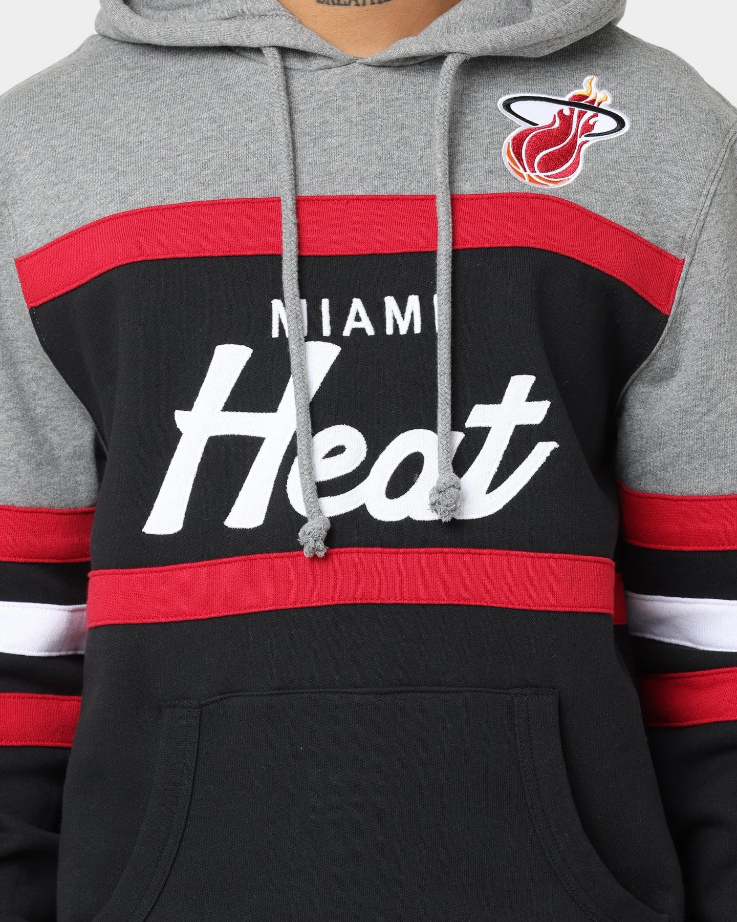 Mitchell & Ness Miami Heat Head Coach Hoodie Black petite size