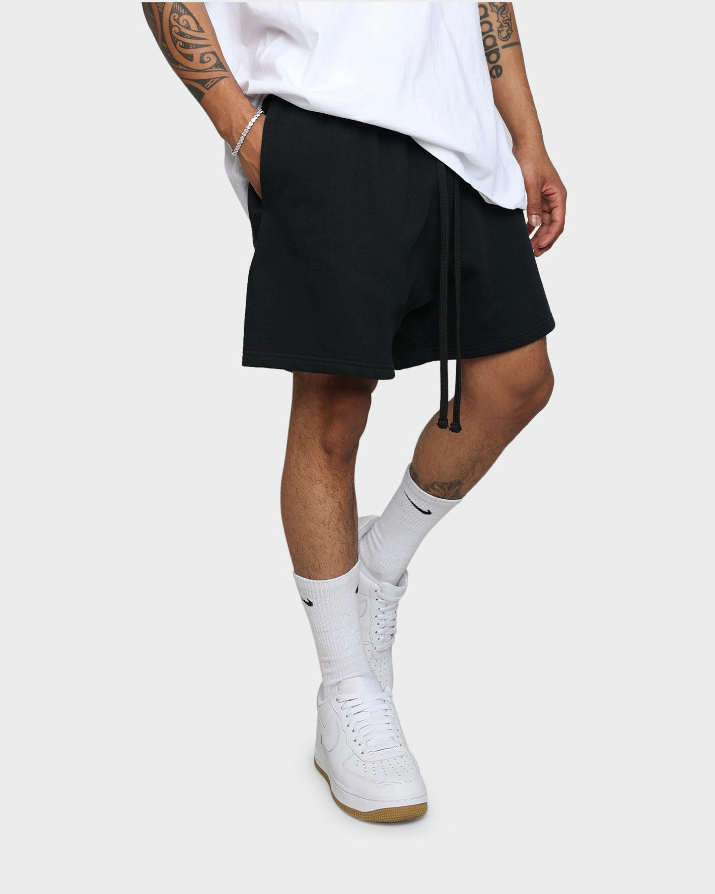 Sun Ready Light Stretch MNML Every Day Sweatshorts Black