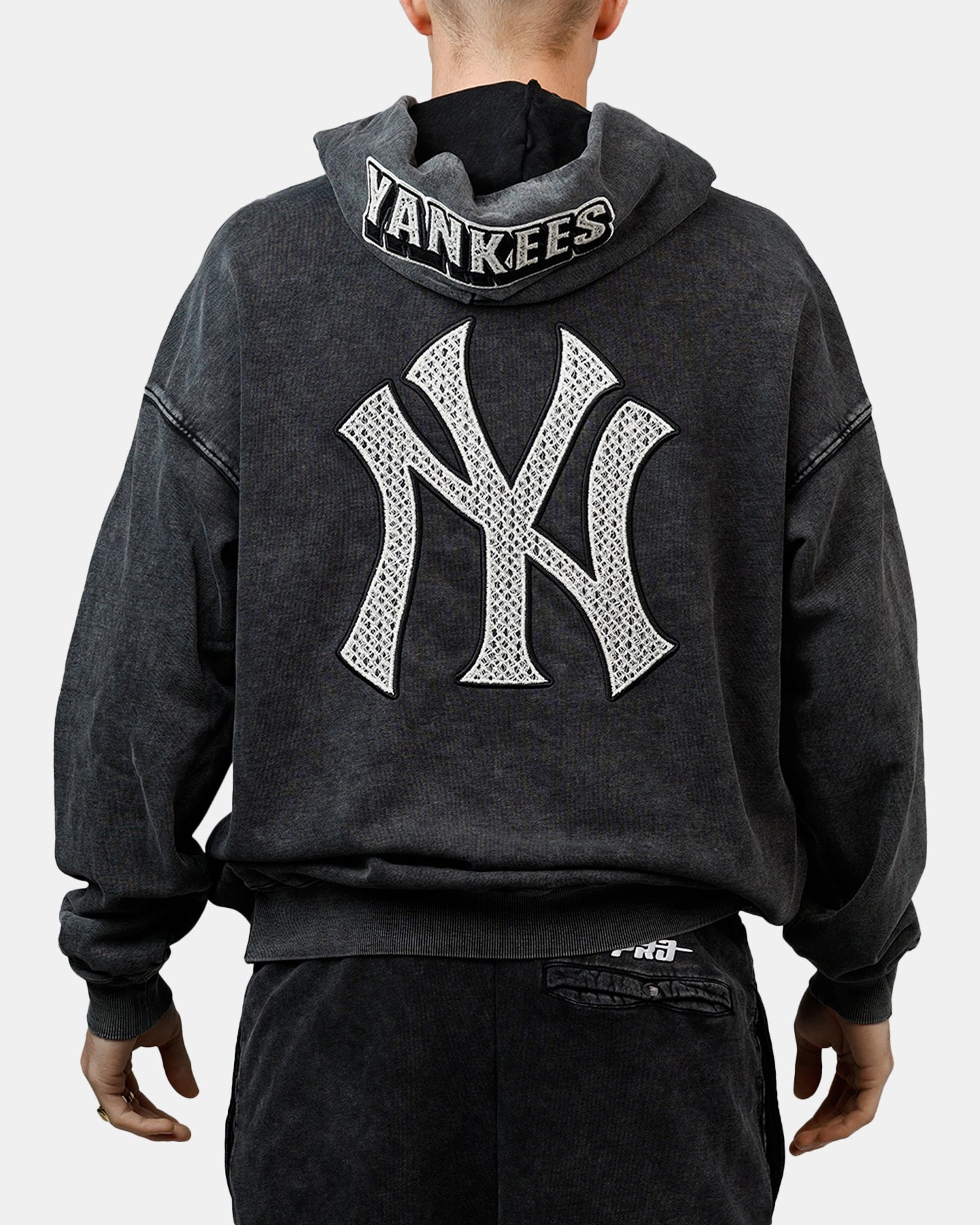 Pro Standard New York Yankees Raffia Hoodie Black Acidwash Zipper Closure