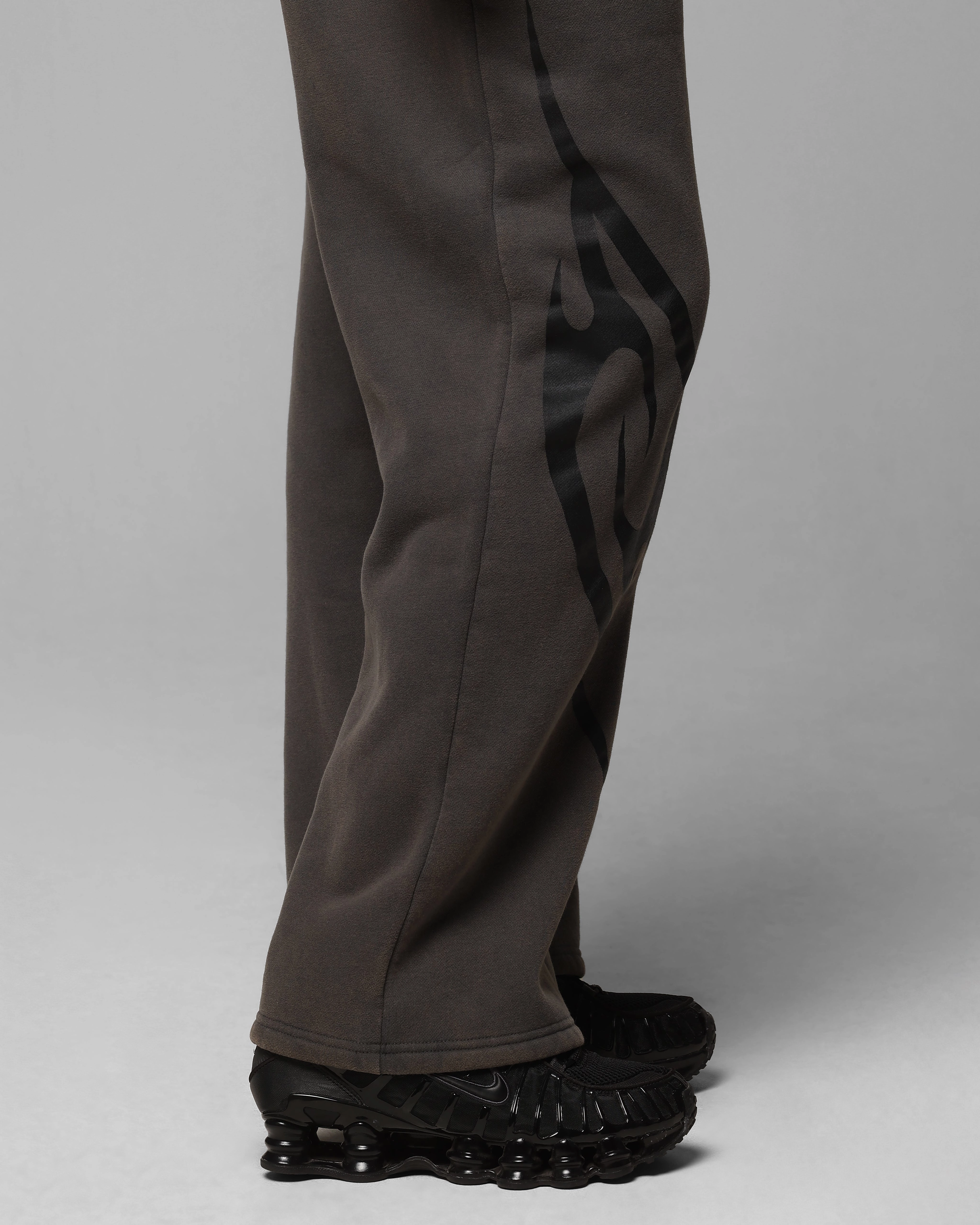 Loiter Cyber Sweat Pants Charcoal Travel Fit