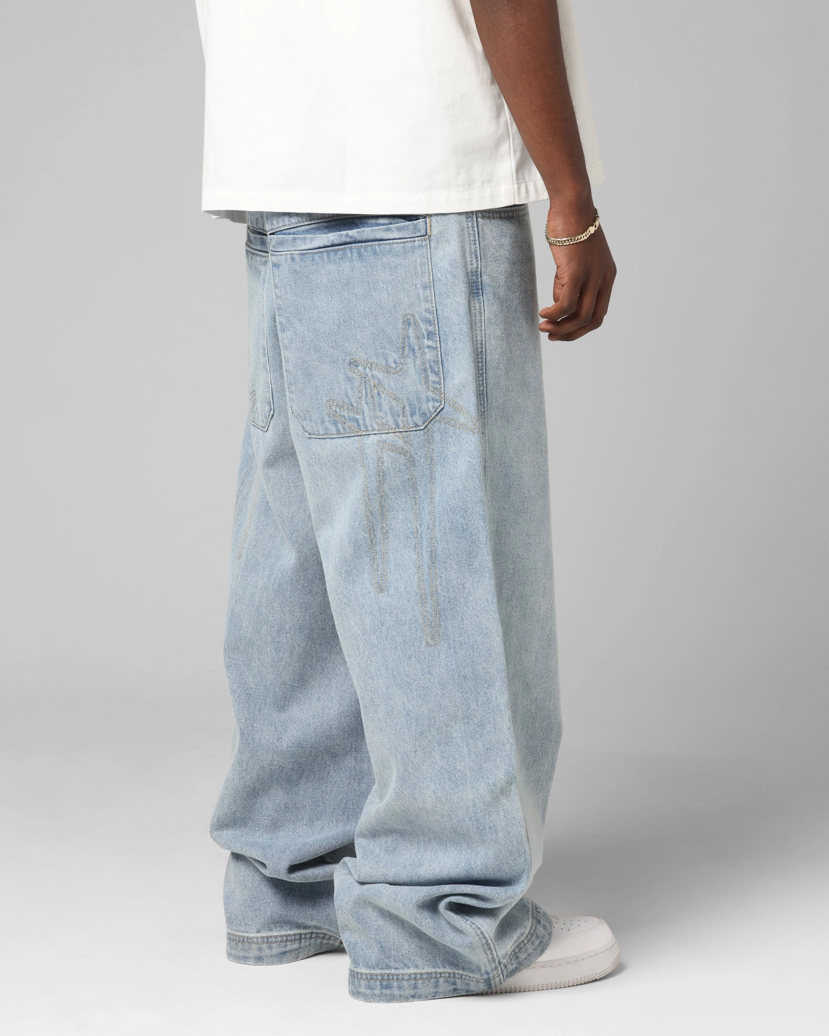 Feminine Fit Loiter Star Born Jeans Washed Blue