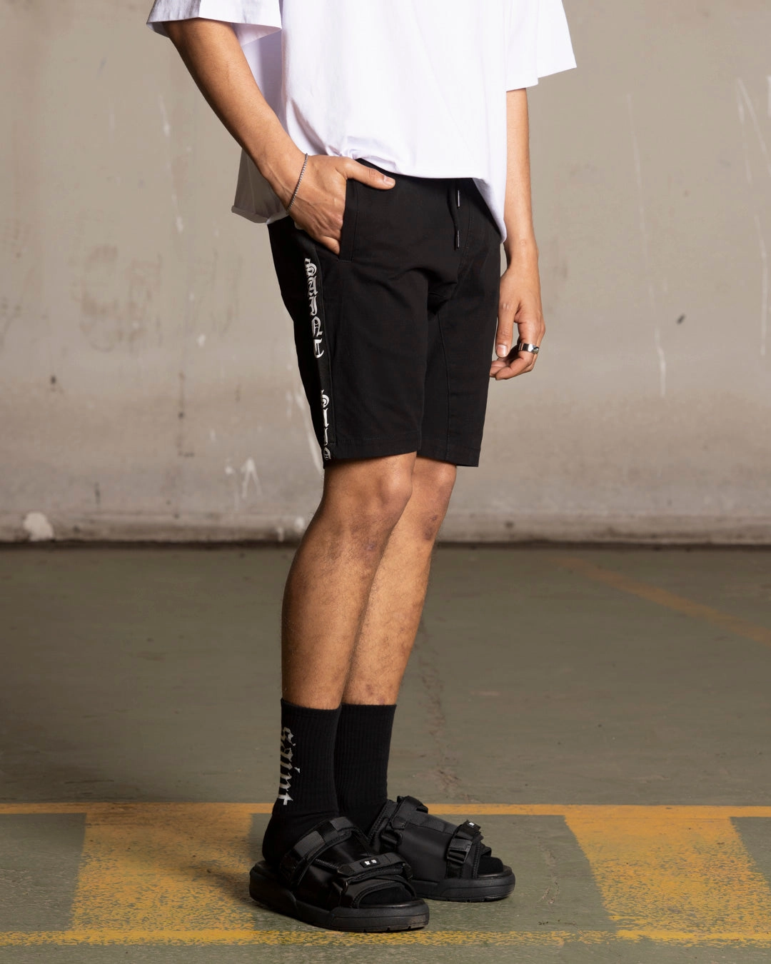 Saint Morta Fallen Walk Shorts Black Outdoor Look