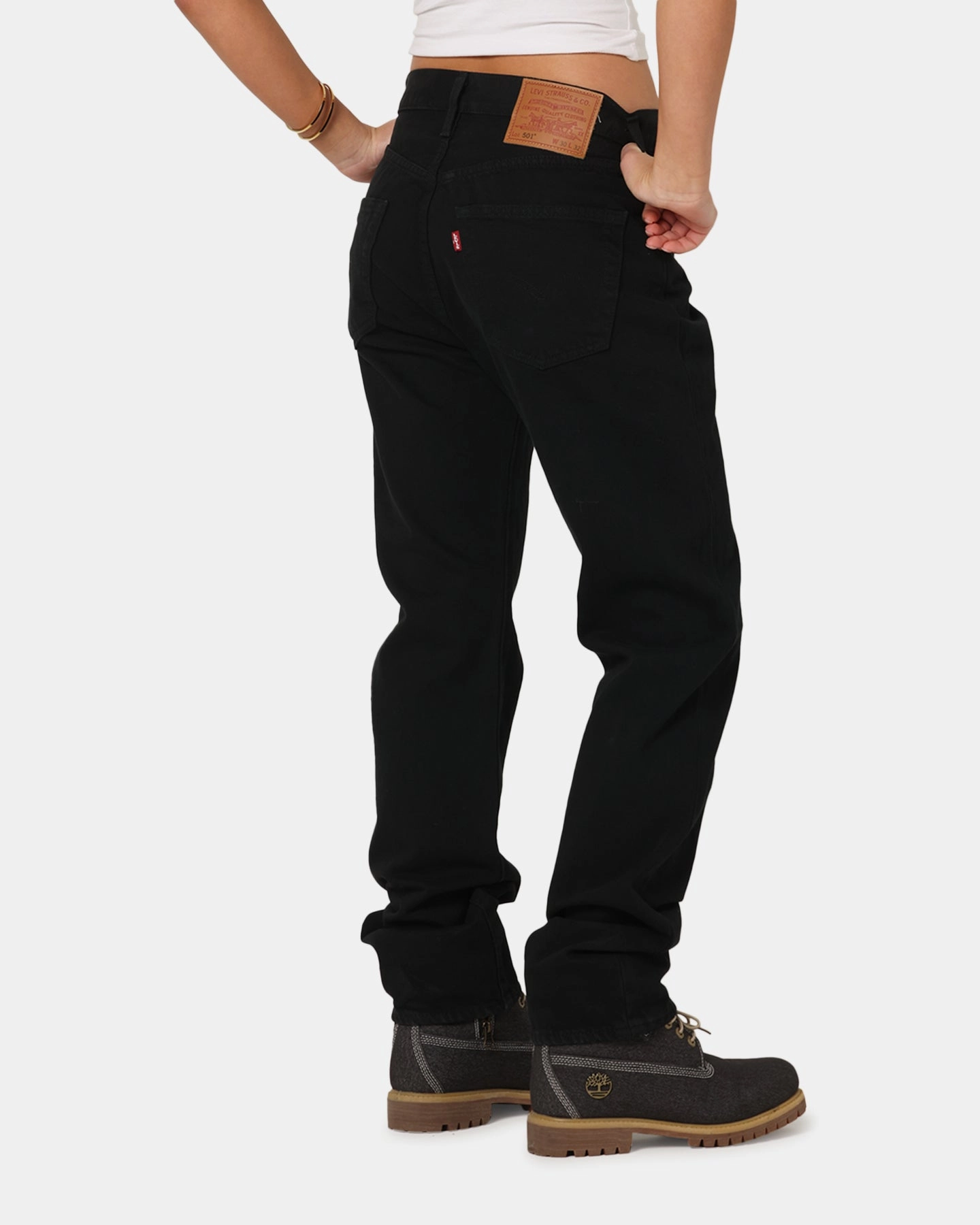 Travel Outfit Evening Stroll Minimalist Levi Strauss And Co 501? Original Jeans Black