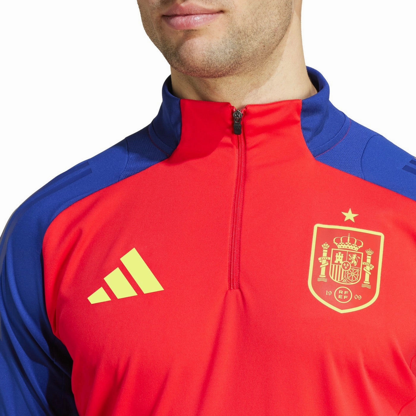 Durable Weave VentedPaneling Spain red/blue training technical Soccer tracksuit 2024/25 - Adidas
