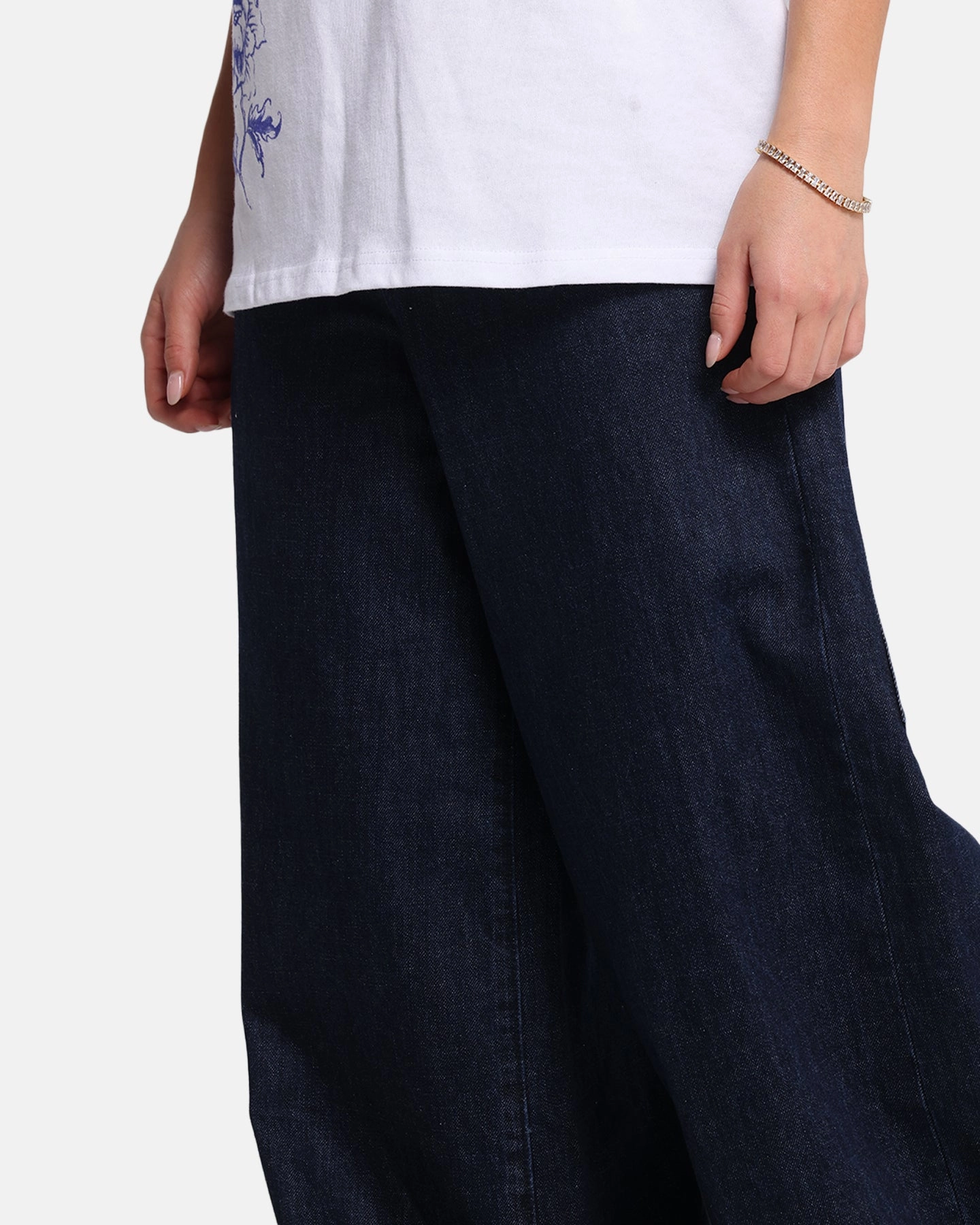 Loiter Skate Jeans Dark Indigo Neutral Vibrant Chill Outfit Casual Friday Urban Explorer