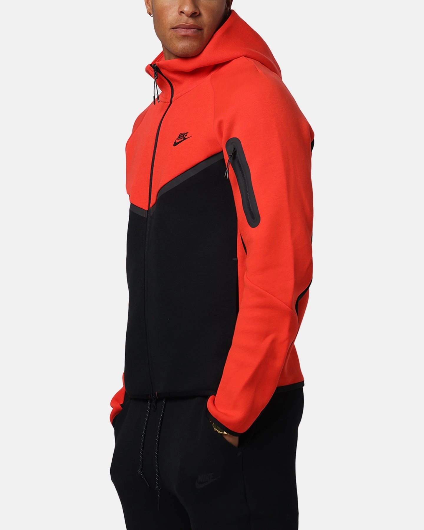 HydrationCompatible Pocket Versatile Protection Nike Sportswear Tech Fleece Windrunner Full-Zip Hoodie Jacket Lt Crimson/Black