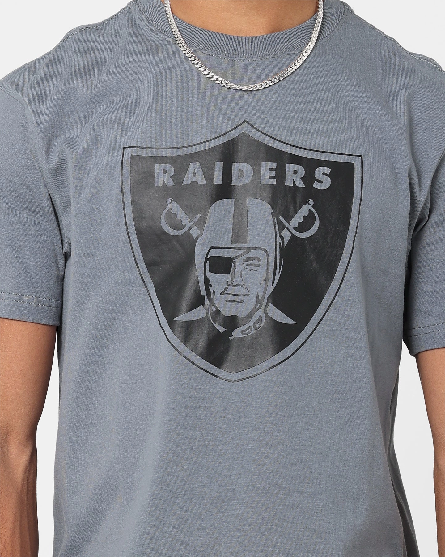 Modern Look Majestic Athletic Las Vegas Raiders Coro Logo T-Shirt Stormy Weather