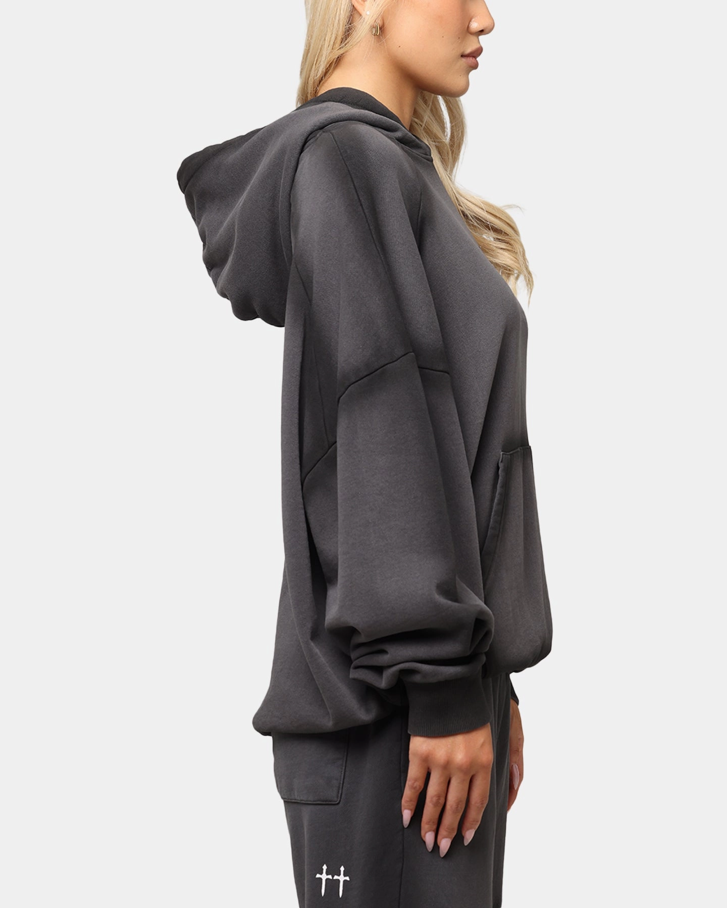 Saint Morta Contrast Wash Hoodie Black Wash NonBulkyFit mass - produced