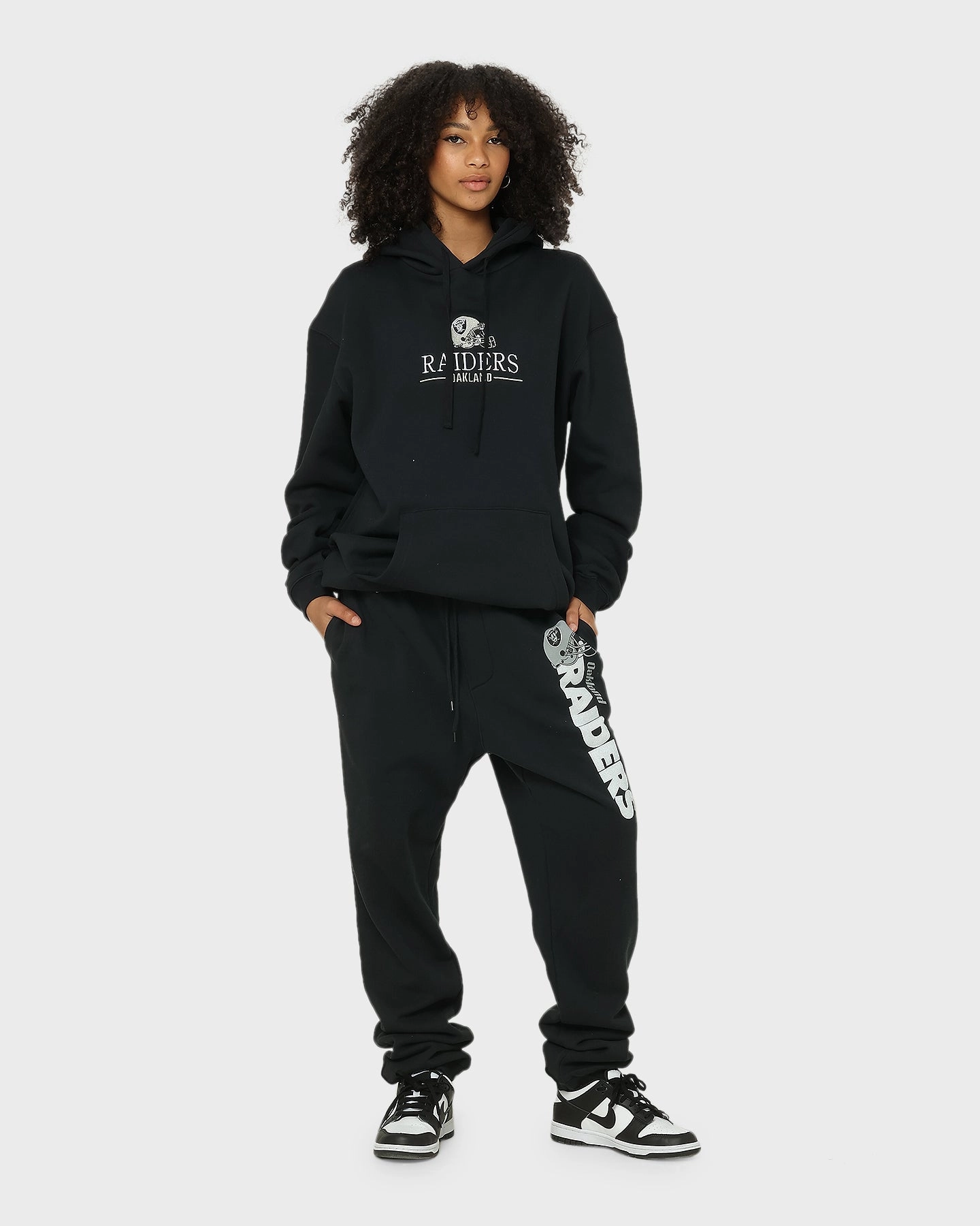 Ergonomic Pattern multiple pockets Mitchell & Ness Oakland Raiders Helmet Stack Hoodie Black