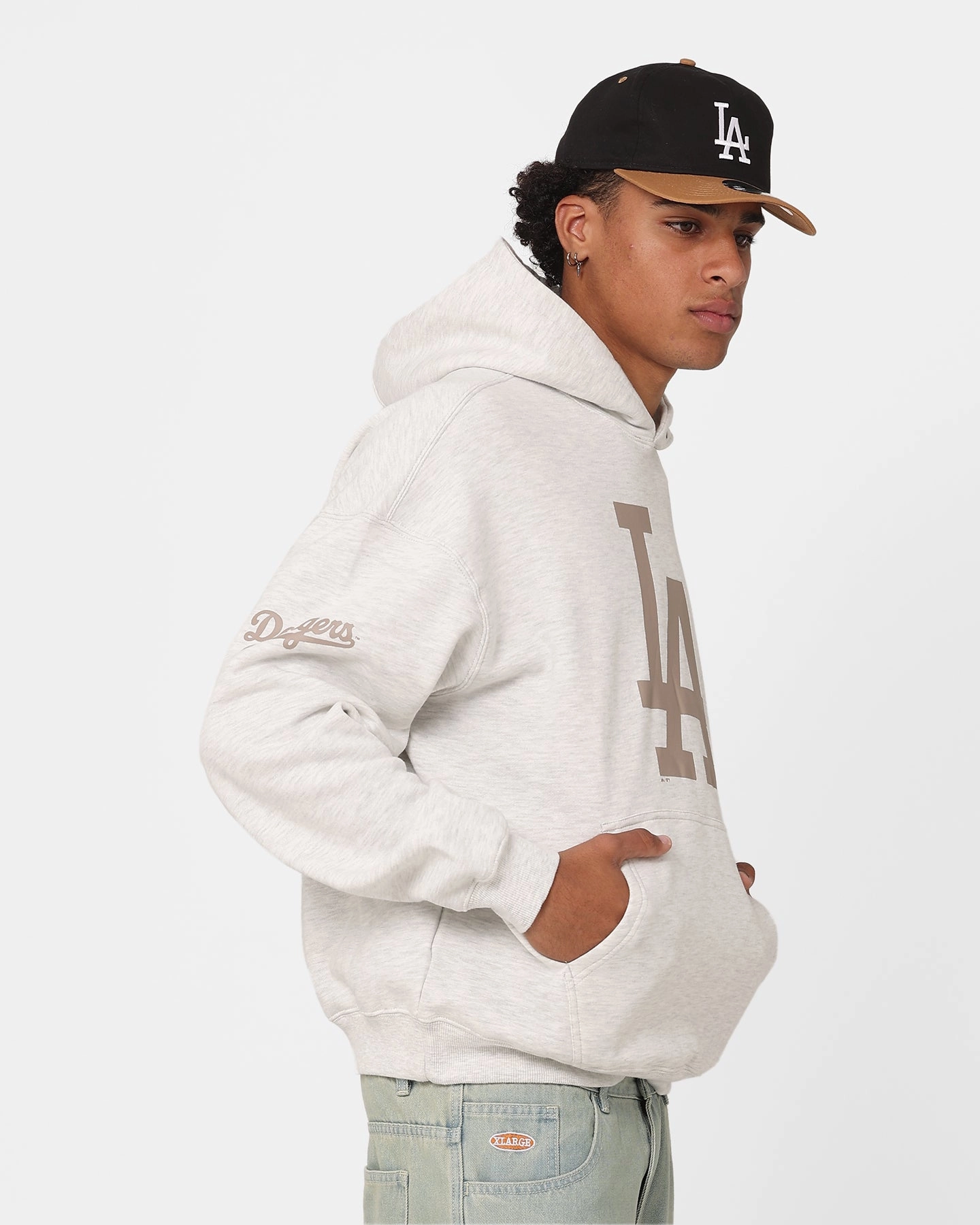 autumn season Majestic Athletic Los Angeles Dodgers Tonal Stark Hoodie Vintage White Marle