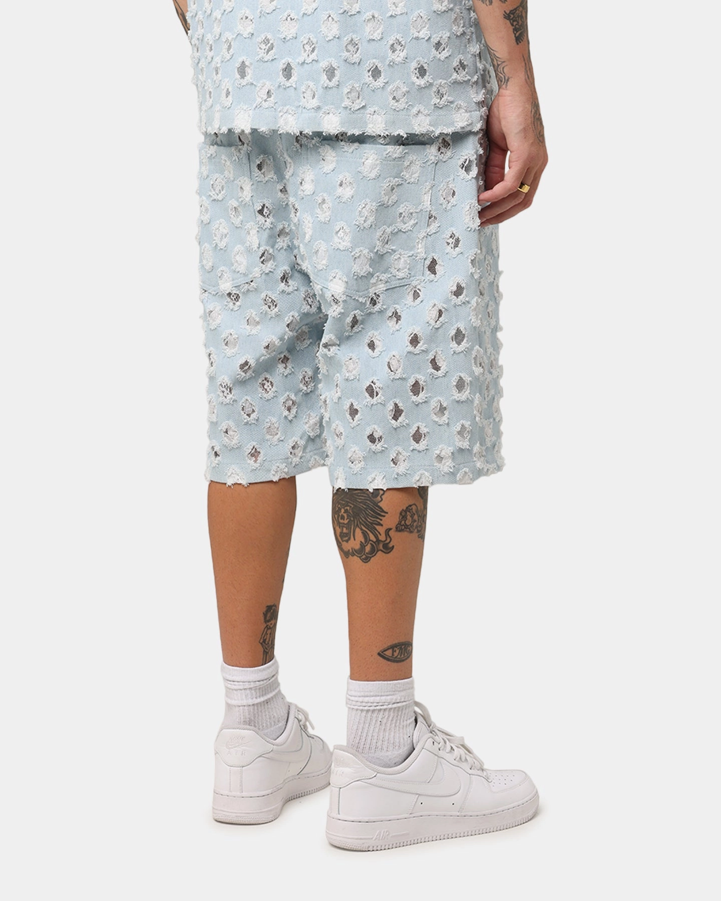 beach goers XXIII Lace Textured Denim Jorts Light Blue