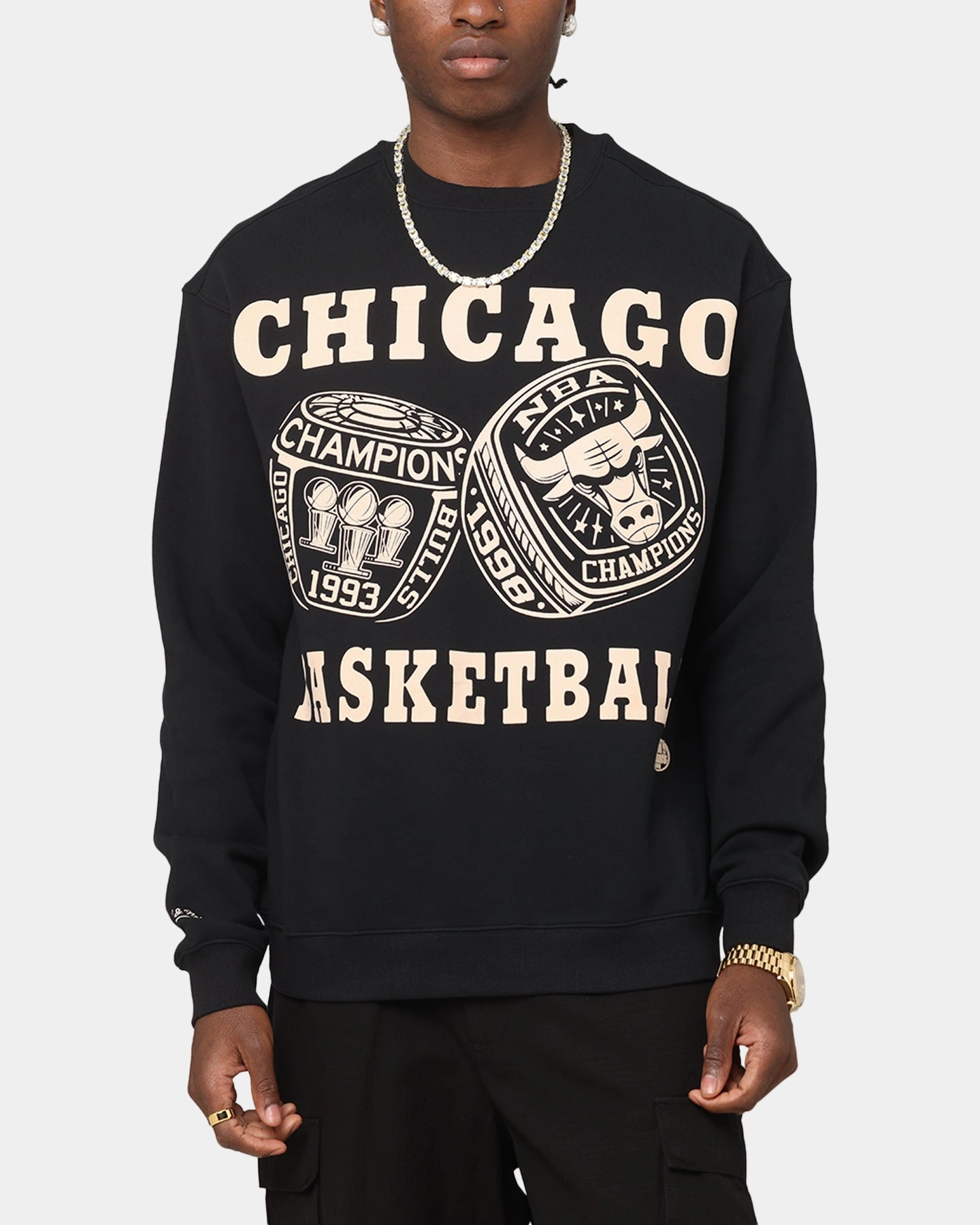 Luxury Comfort Mitchell & Ness Chicago Bulls Rings Crewneck Black