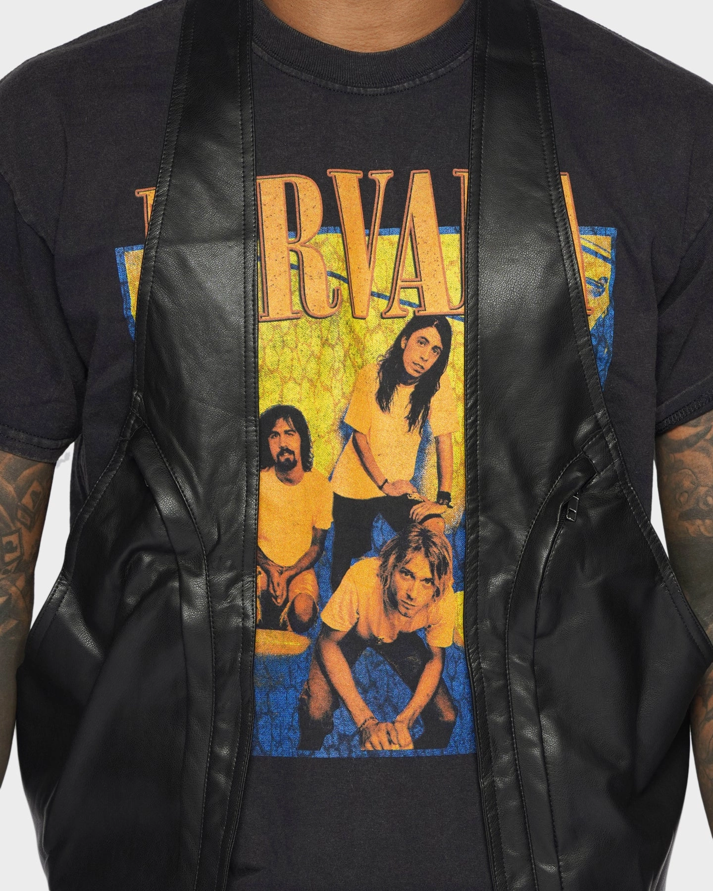 Broadcast XXIII Aleph Vest Black