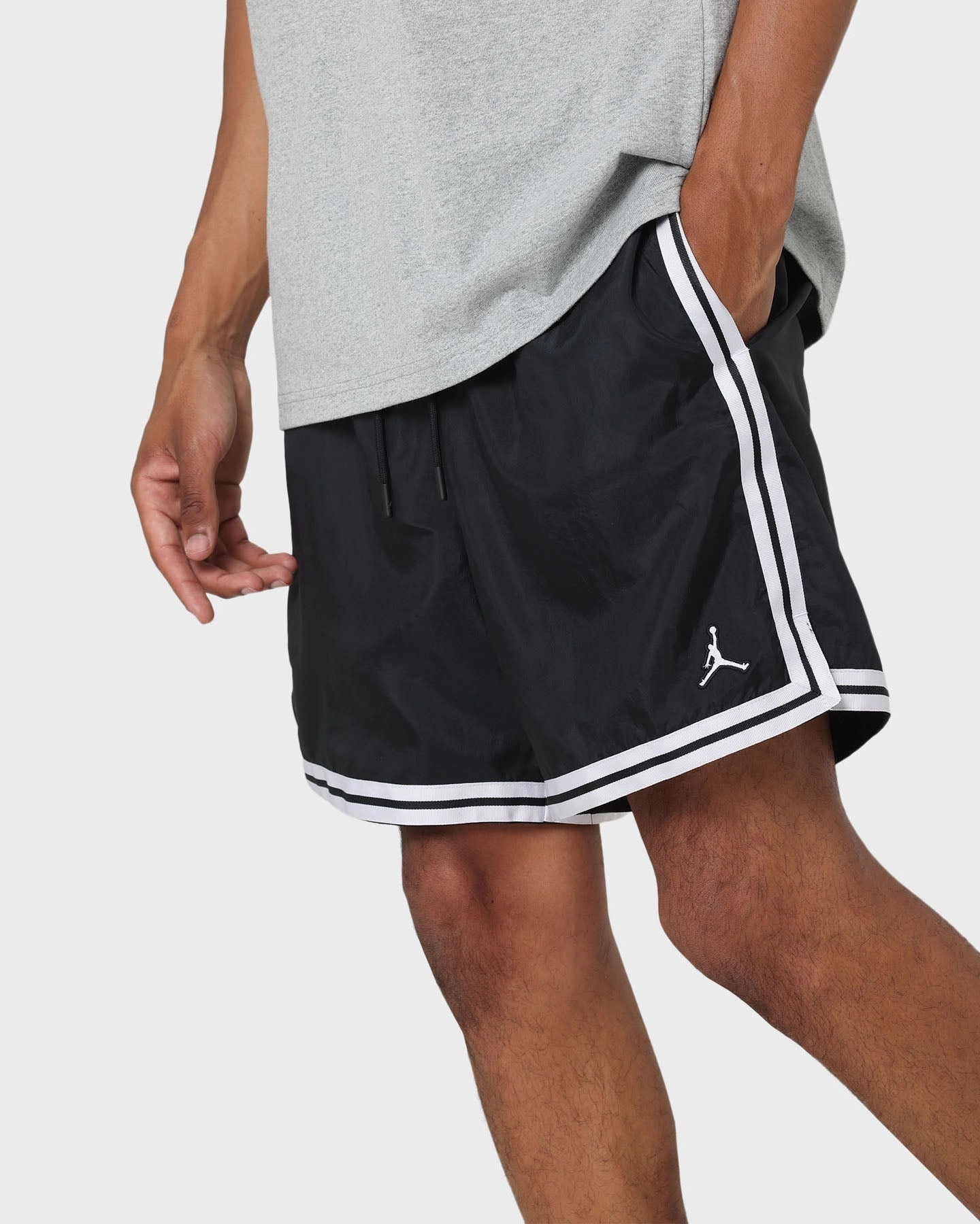 Jordan Essential Woven Shorts Black/White quick-dry feature colorful