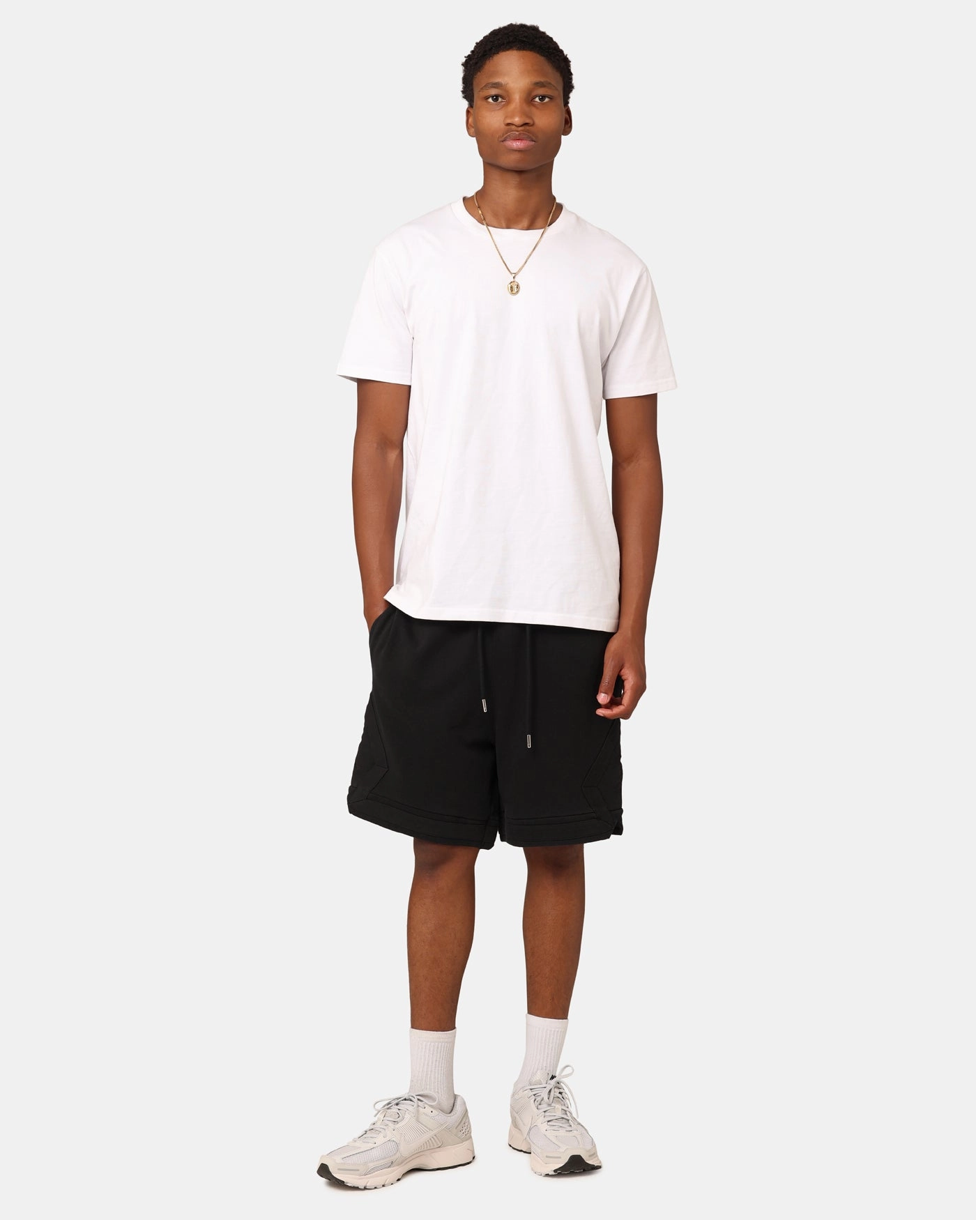 Jordan Essentials Statement Fleece Shorts Black/Black stripe design