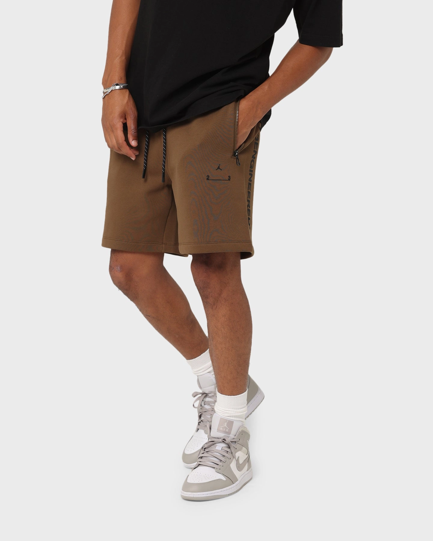 Jordan Jordan 23 Engineered Fleece Shorts Light Olive WaterResistantFinish Seamless construction