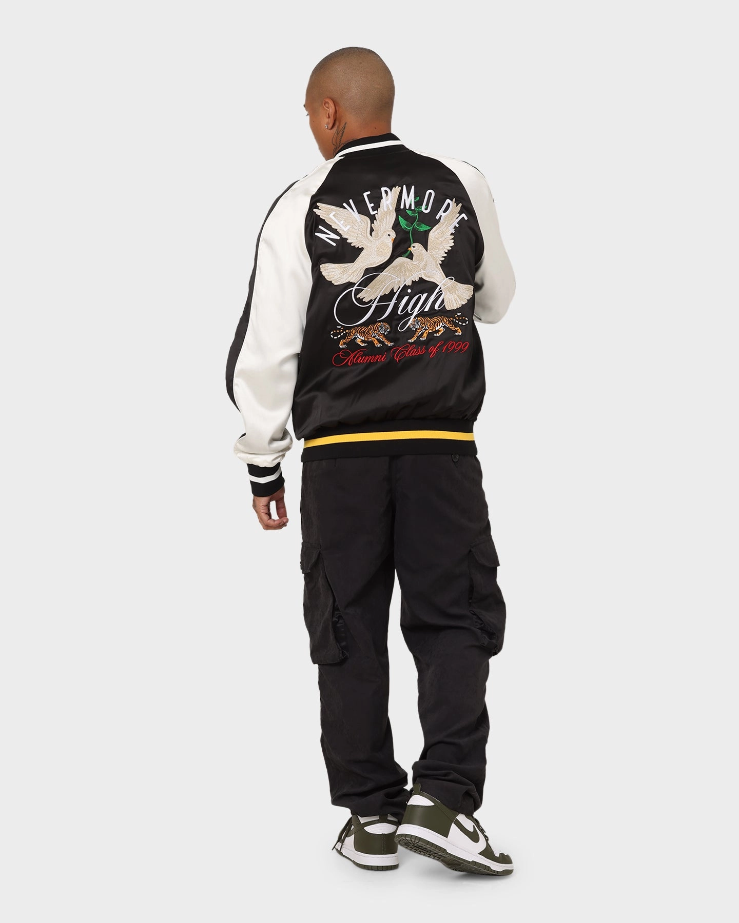 Learn suitable for promotional activities Lifted Anchors "Alumni" Souvenir Jacket Black