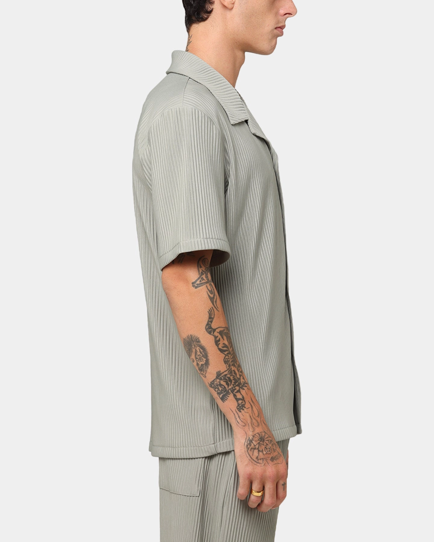 XXIII Pleated Button Up Shirt Olive Wrinkle-Free Student Essential